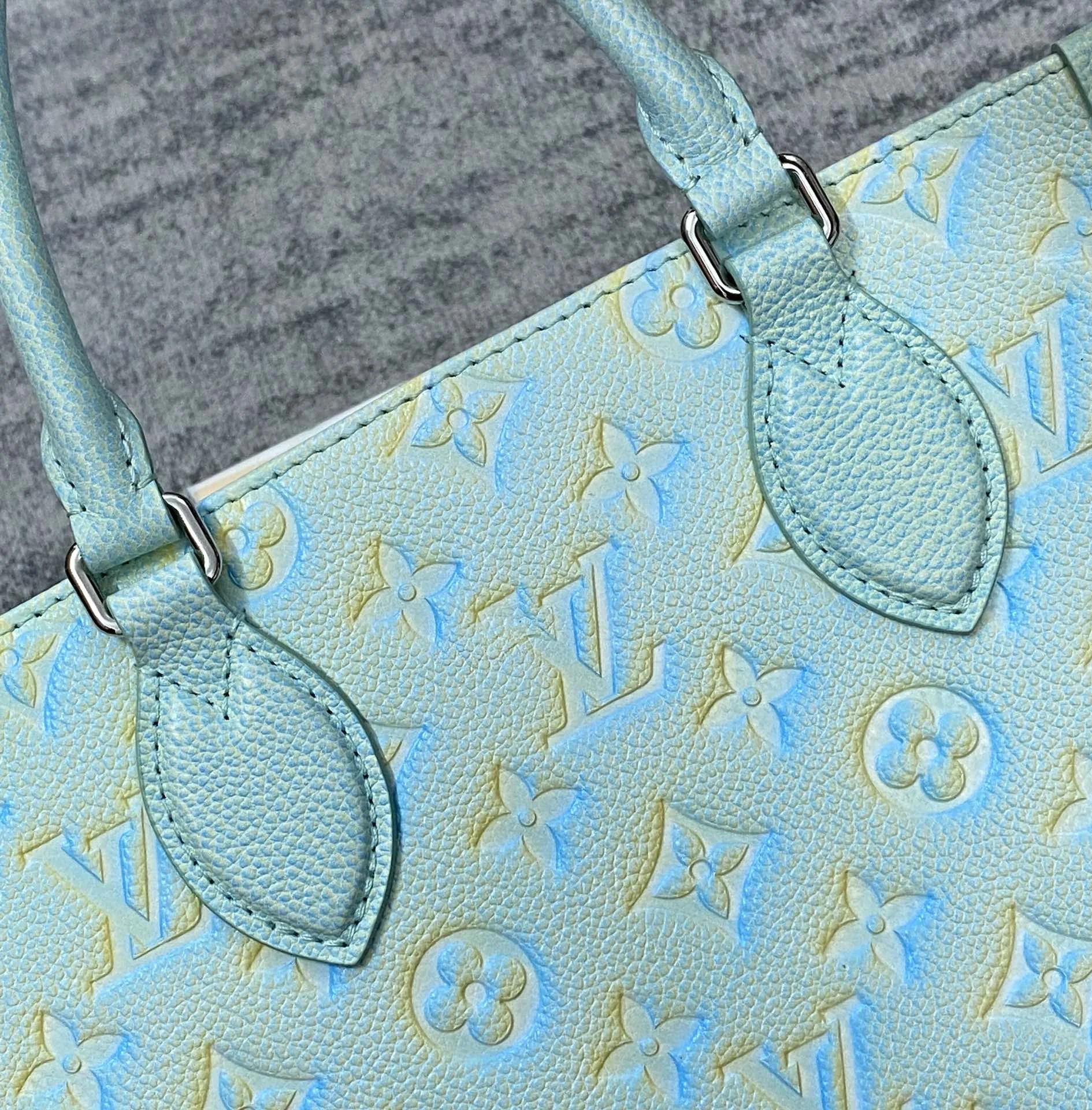 Louisvuitton Onthego Small Tote M46270 25 x 19 x 11.5 cm - description_image6