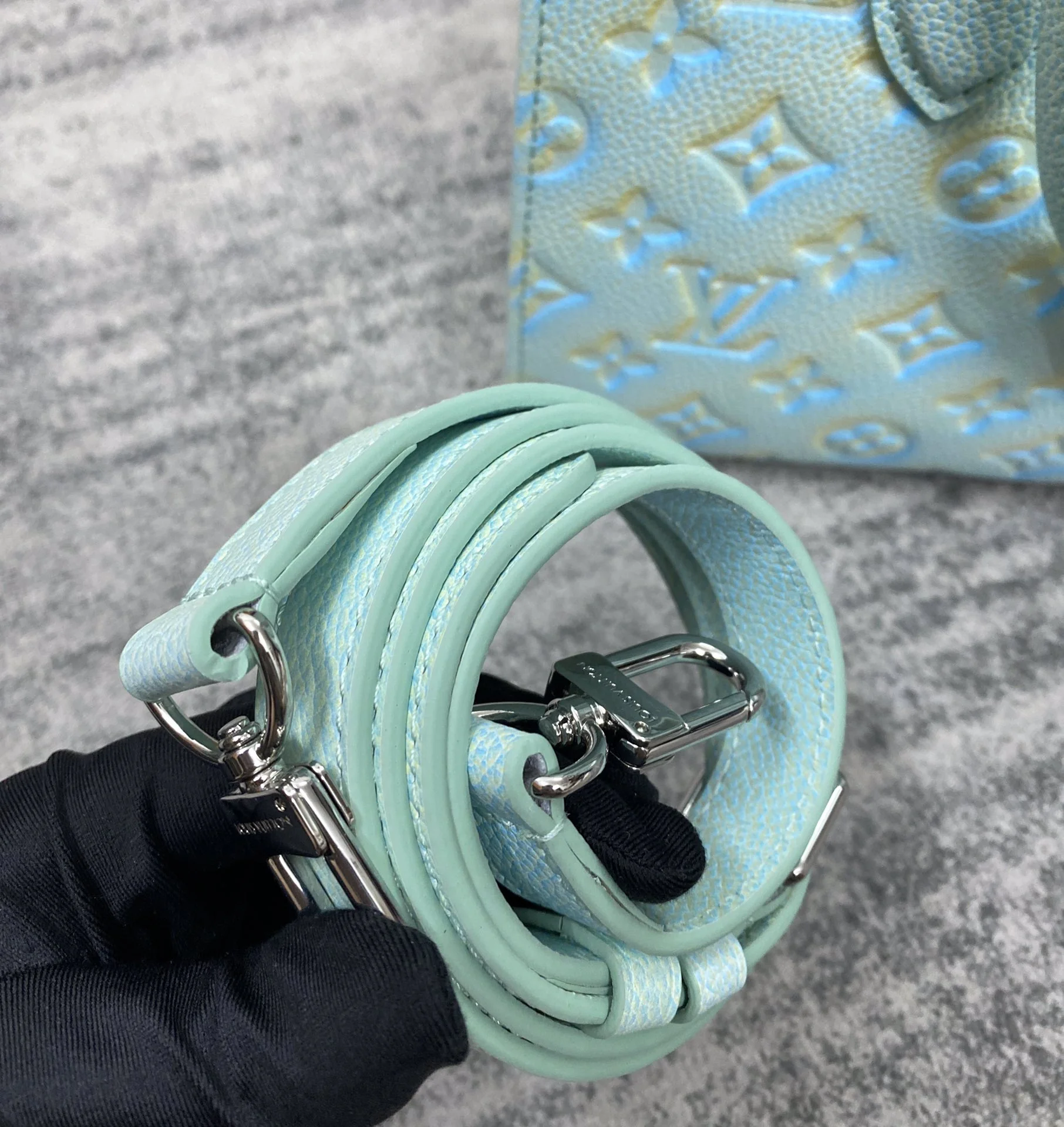 Louisvuitton Onthego Small Tote M46270 25 x 19 x 11.5 cm - description_image7