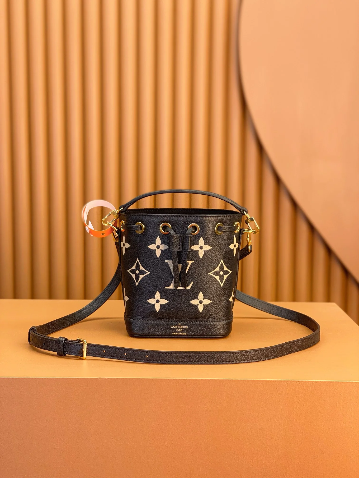 Louisvuitton Nano Noé Handbag M46291 16x13x10 cm - description_image1