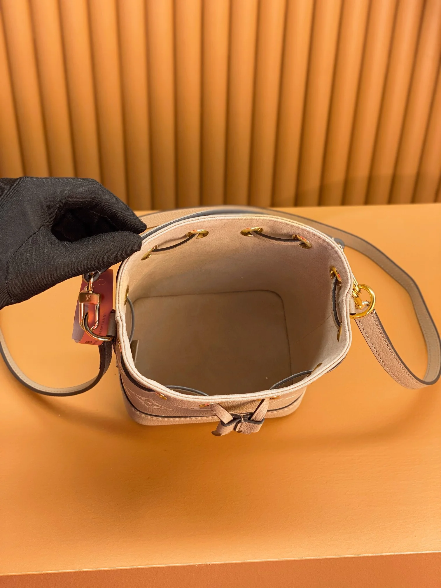 Louisvuitton Nano Noé Handbag M46291 16x13x10 cm - description_image7