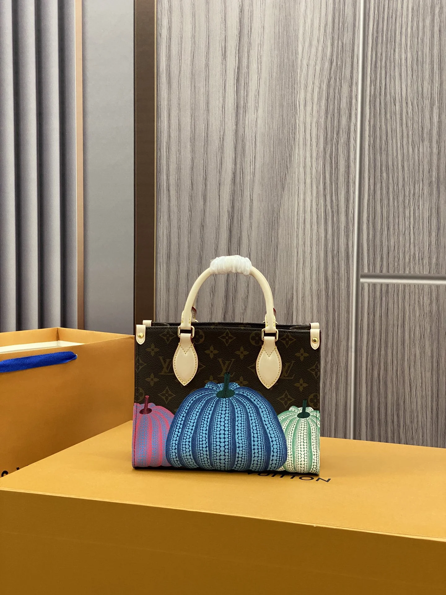 Louisvuitton OnTheGo M46467 25x19x11.5 cm - description_image3