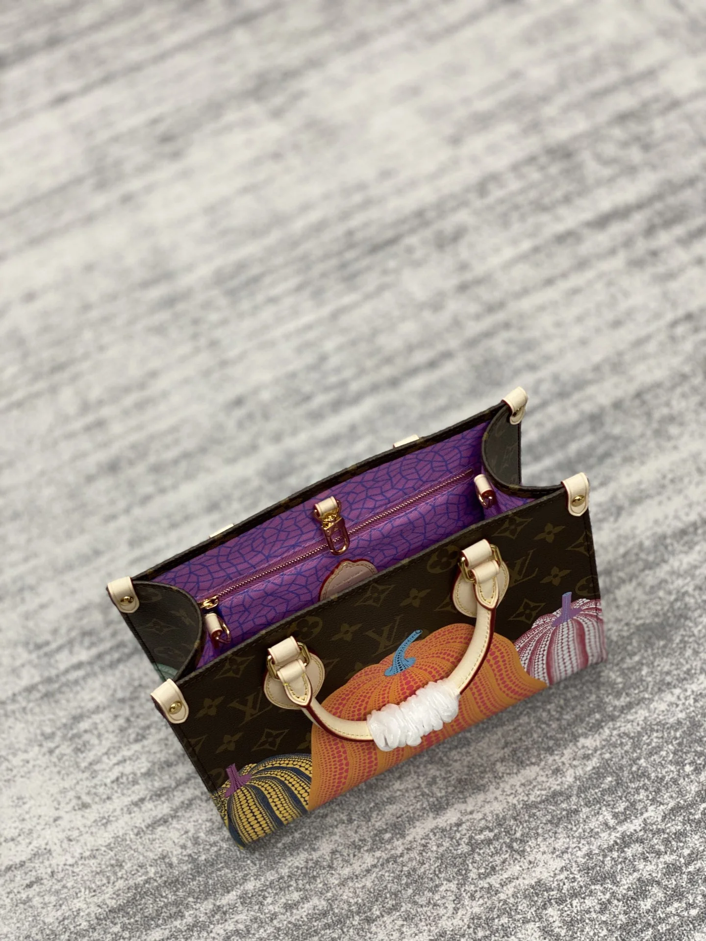 Louisvuitton OnTheGo M46467 25x19x11.5 cm - description_image7