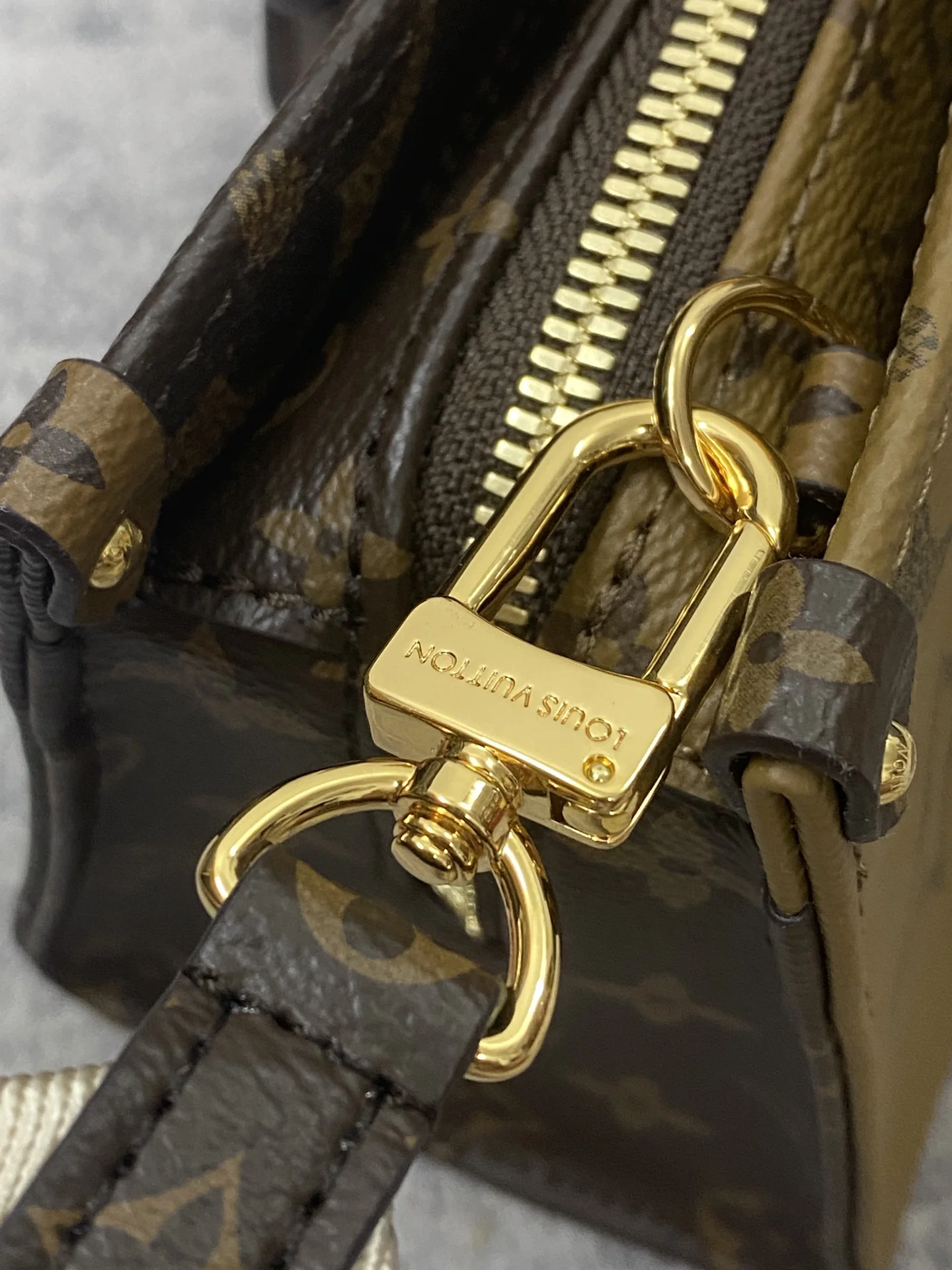 Louisvuitton OnTheGo Tote M46653 25x13x10 cm - description_image5