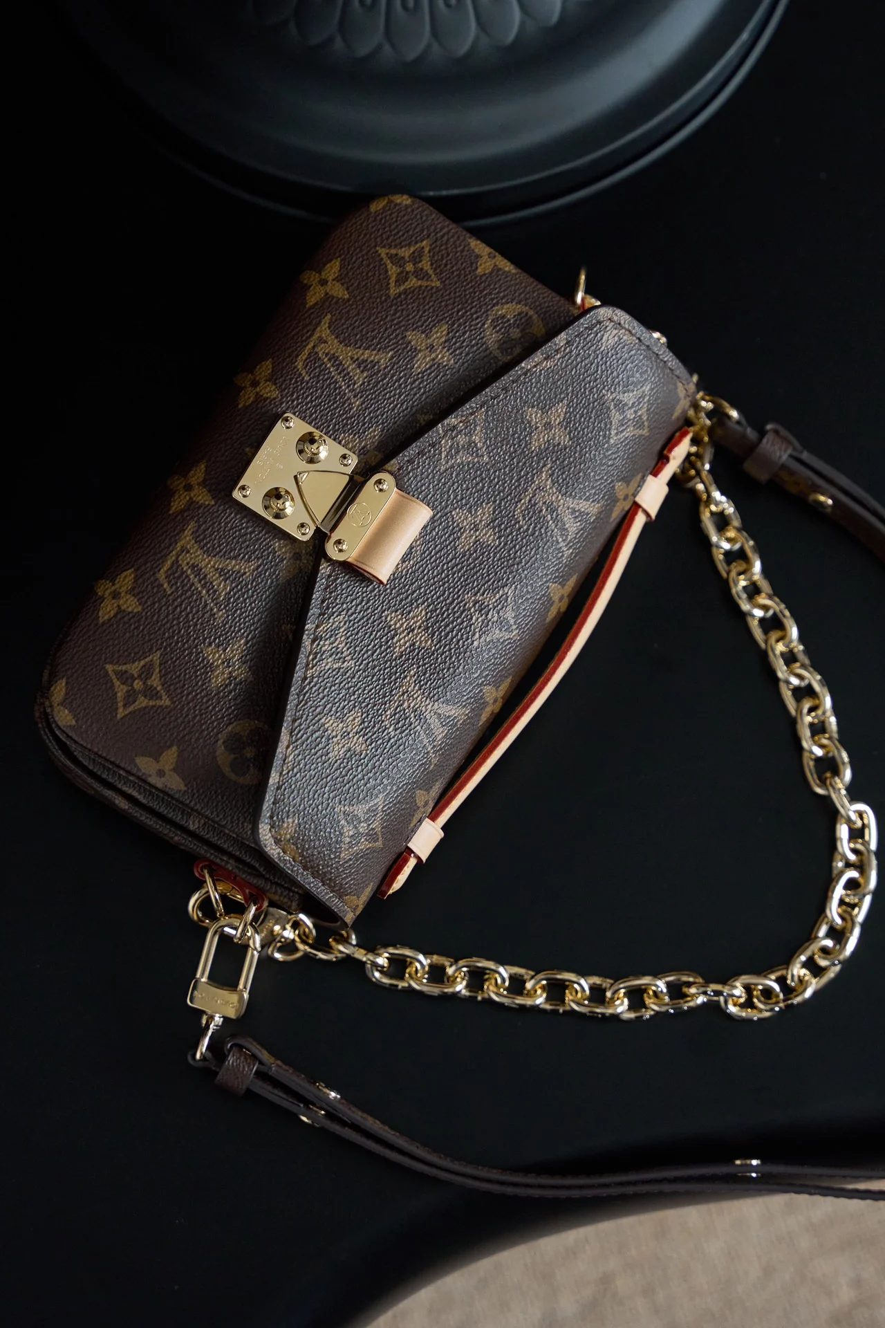 Louisvuitton Pochette Metis East West Handbag M6279 - description_image2