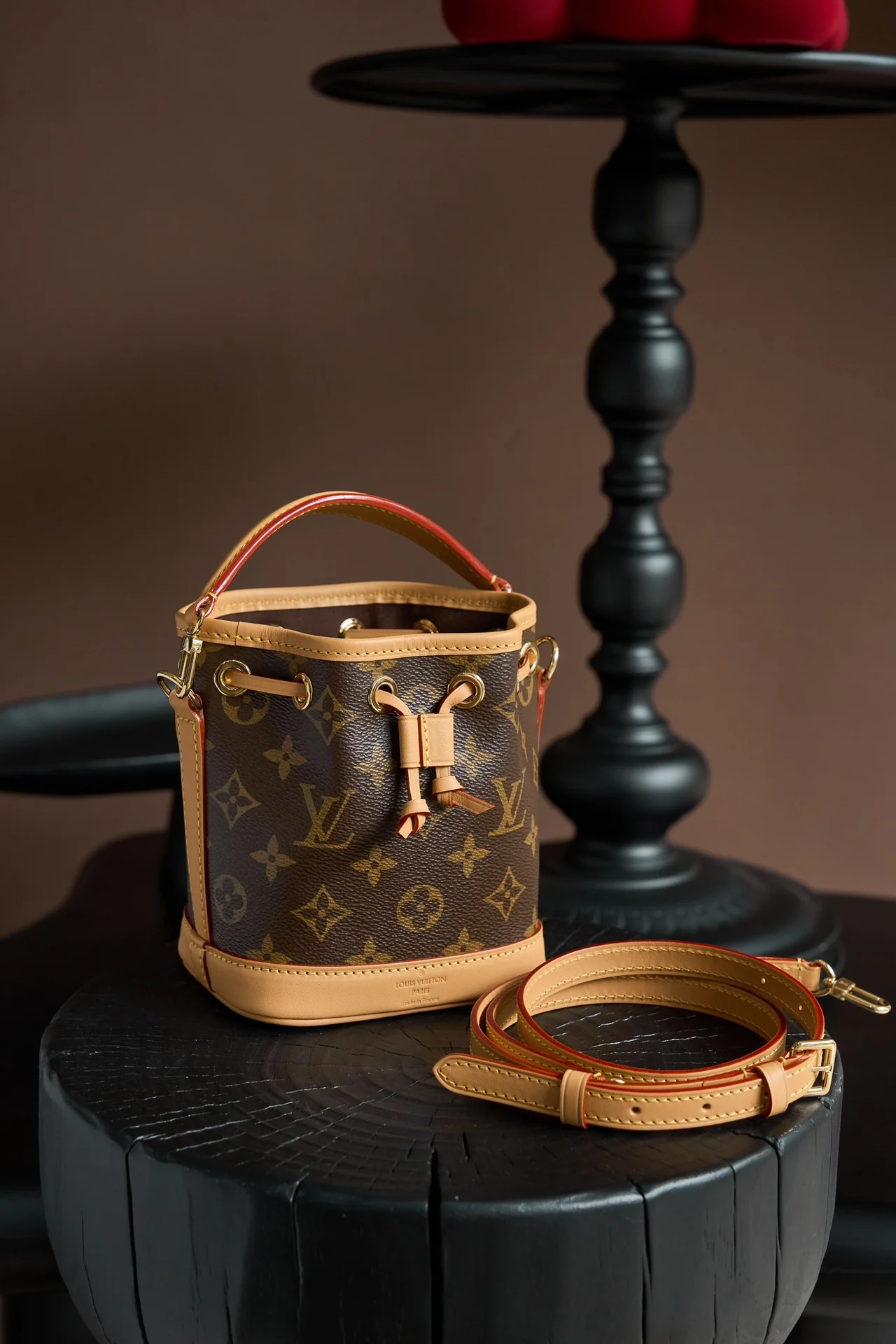 Louisvuitton Nano Noe Handbag M81266 13x16x10 cm - description_image2