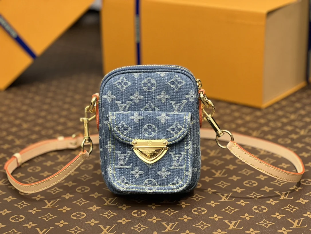 Louisvuitton Fairfax Pochette M82948 14x2.7x18 cm - description_image1