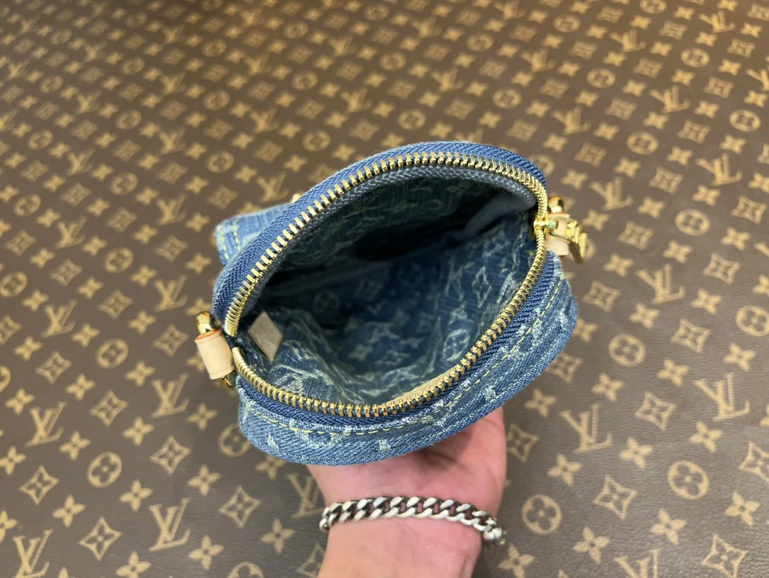 Louisvuitton Fairfax Pochette M82948 14x2.7x18 cm - description_image8