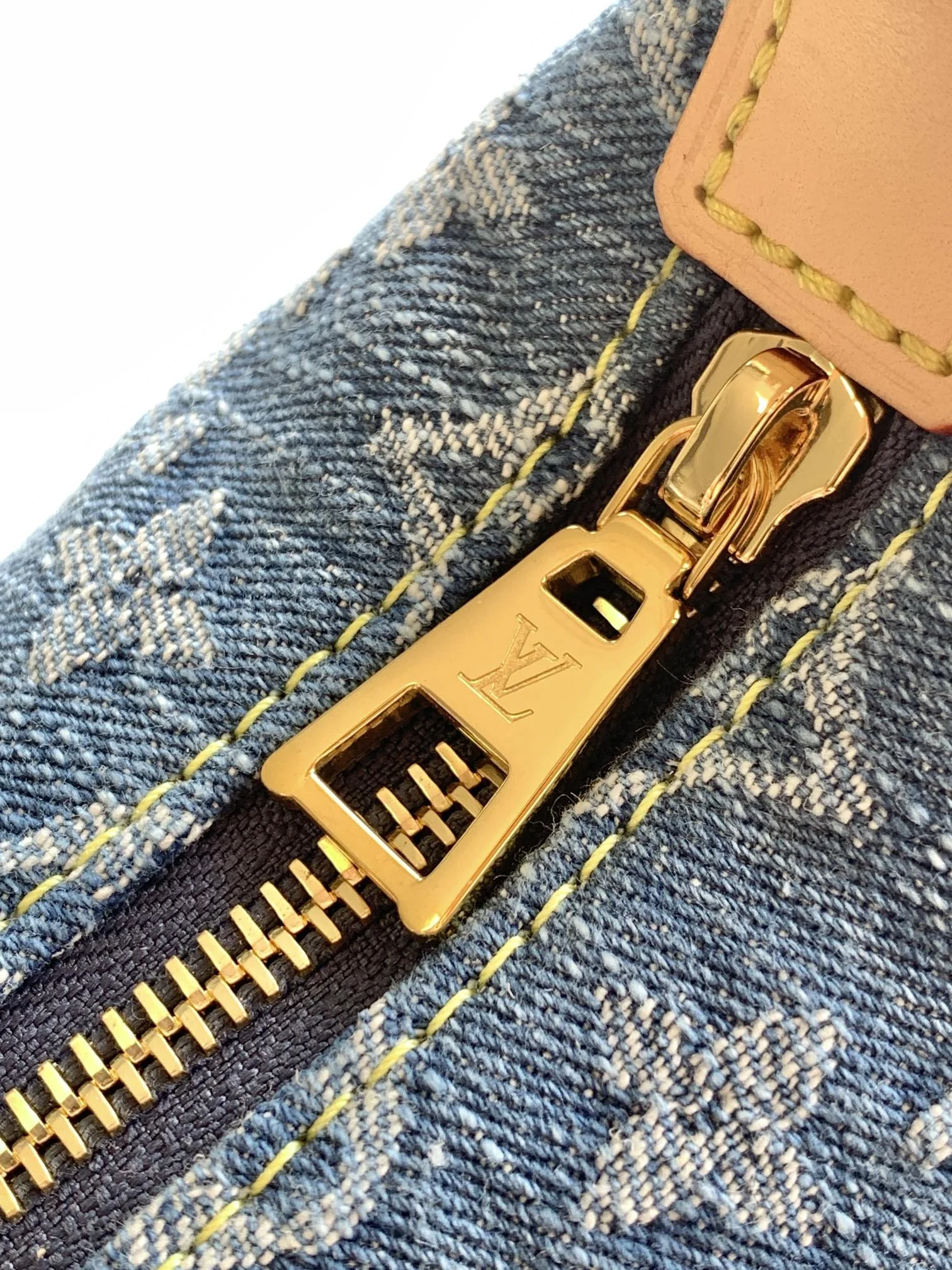 Louisvuitton HILLS POCHETTE M82949 18.5x11x6.5 cm - description_image5