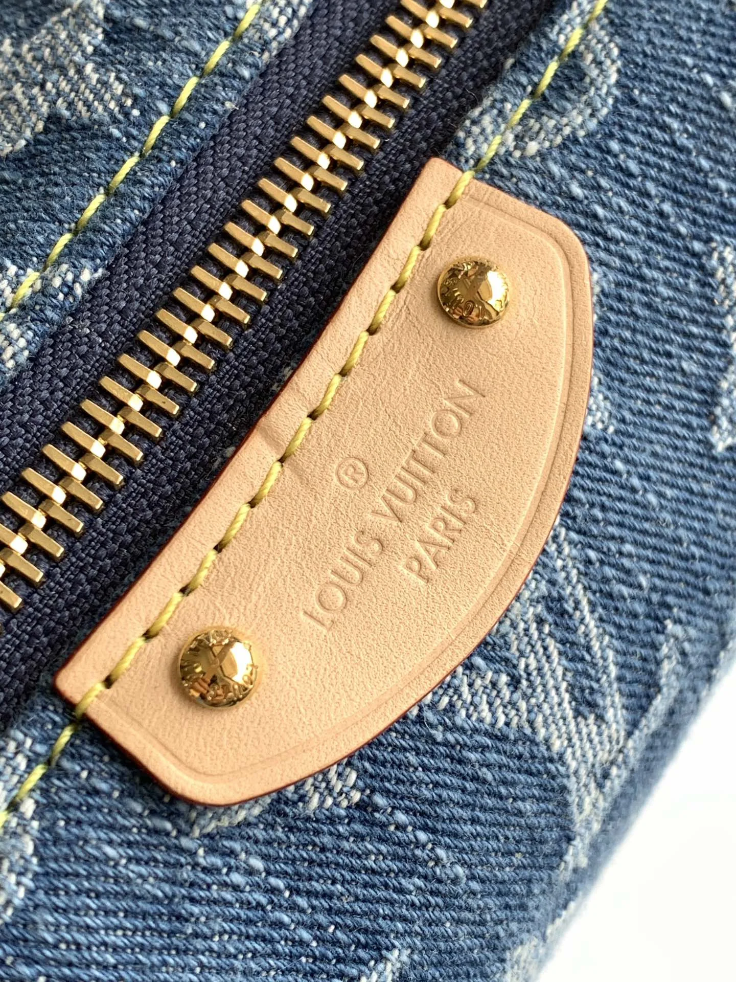 Louisvuitton HILLS POCHETTE M82949 18.5x11x6.5 cm - description_image6