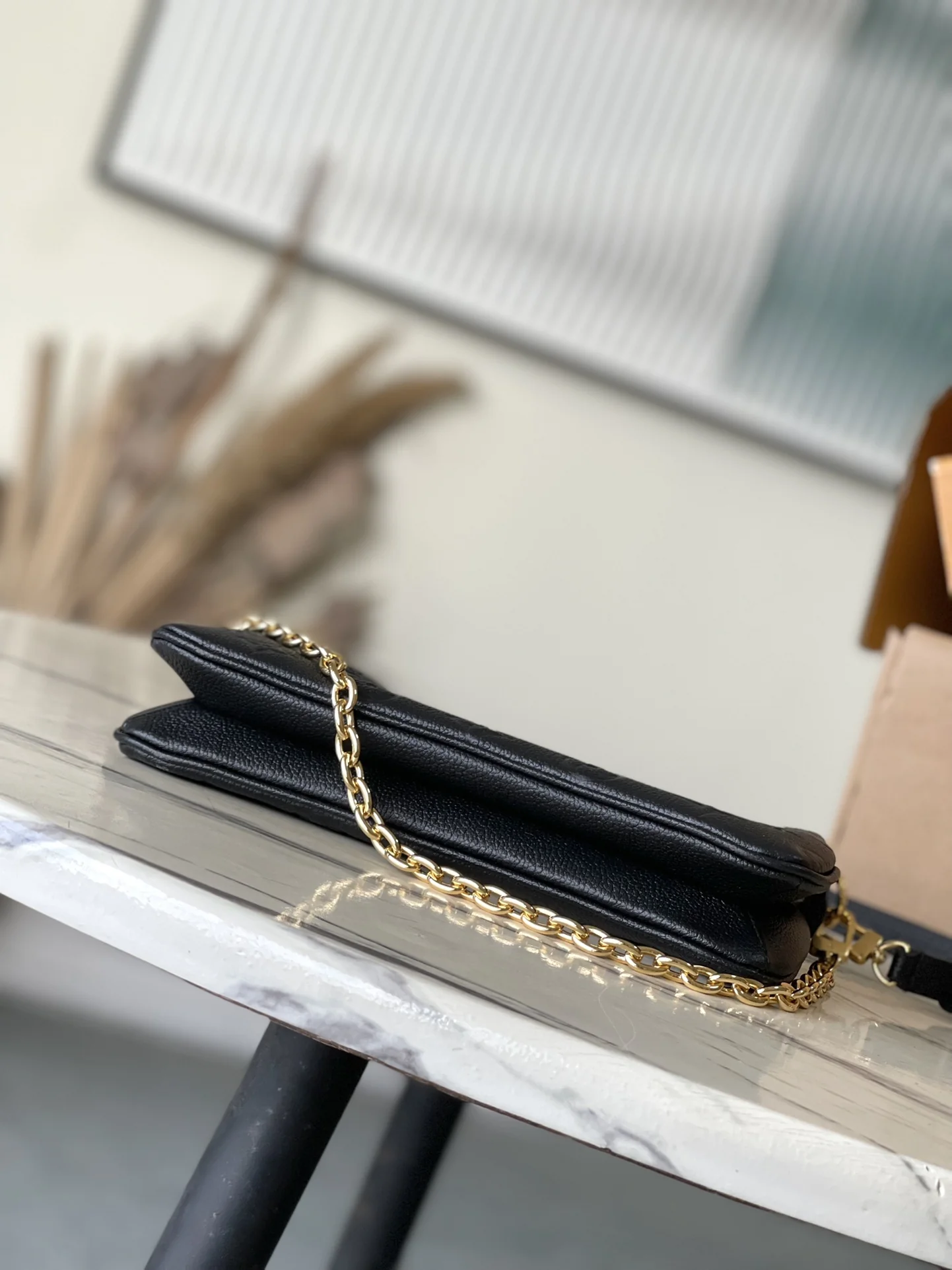 Louisvuitton Monogram Empreinte Liv Pochette M83301 24x13x6.5 cm - description_image4