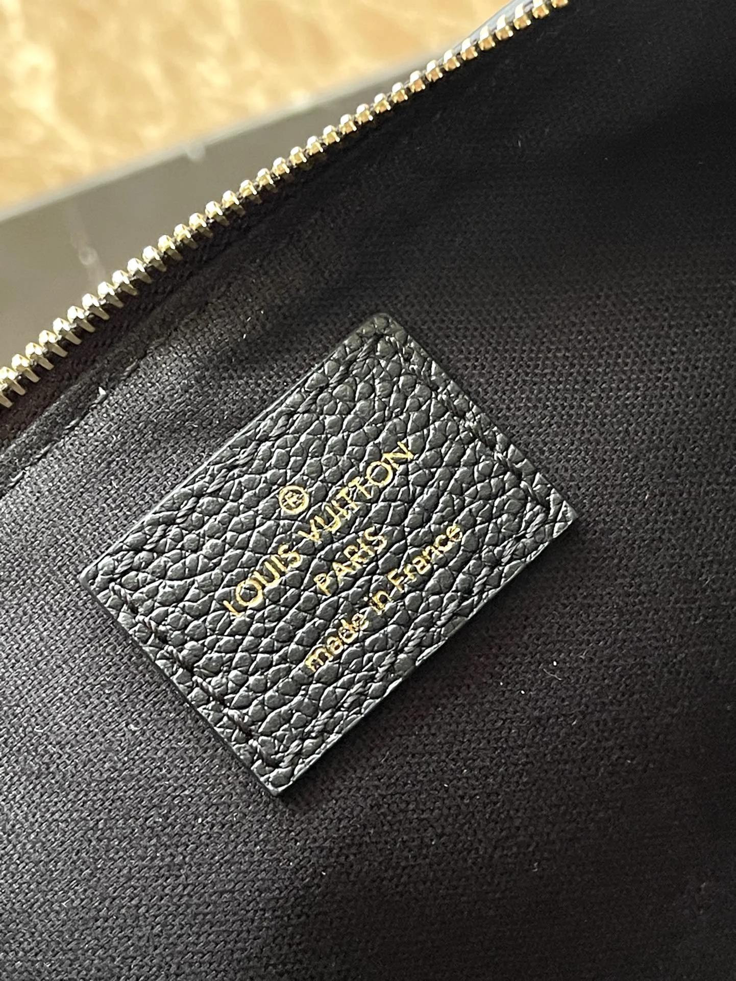 Louisvuitton Monogram Empreinte Liv Pochette M83301 24x13x6.5 cm - description_image9