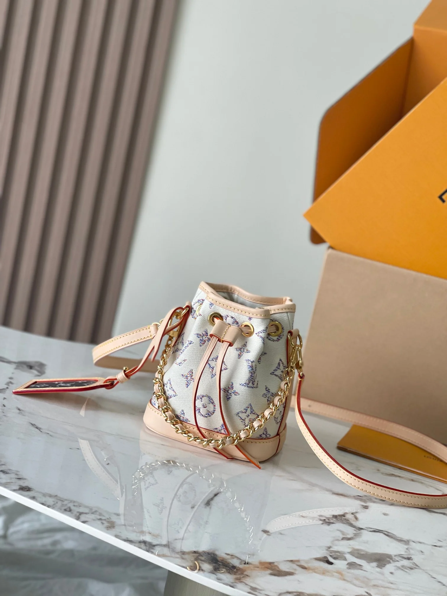 Louisvuitton Nano Noé Handbag M83453 13x16x10 cm - description_image1