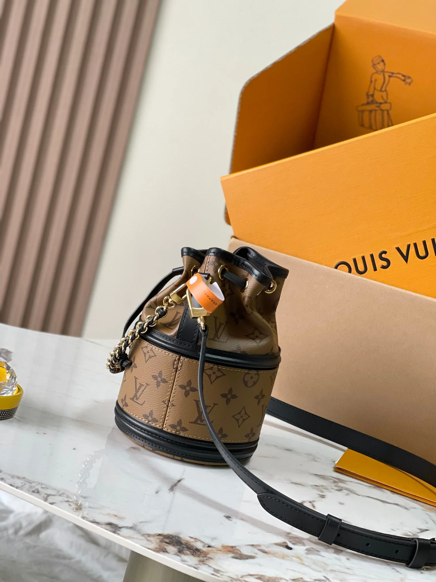 Louisvuitton Noe Canoe Bucket Bag M83482 14x20x14cm - description_image2