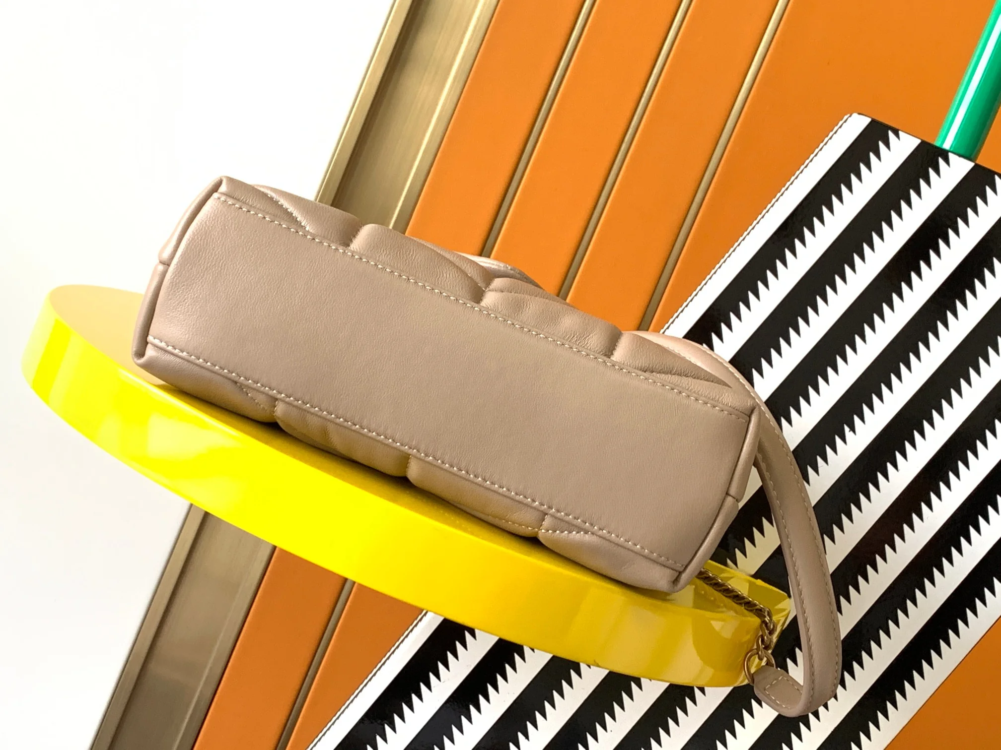 Saint Laurent Lou Quilted Lambskin Puffer Bag 23x15.5x5.8 cm - description_image2