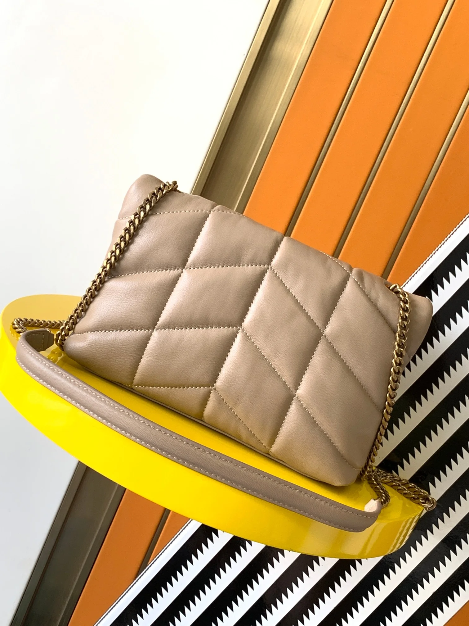 Saint Laurent Lou Quilted Lambskin Puffer Bag 23x15.5x5.8 cm - description_image3