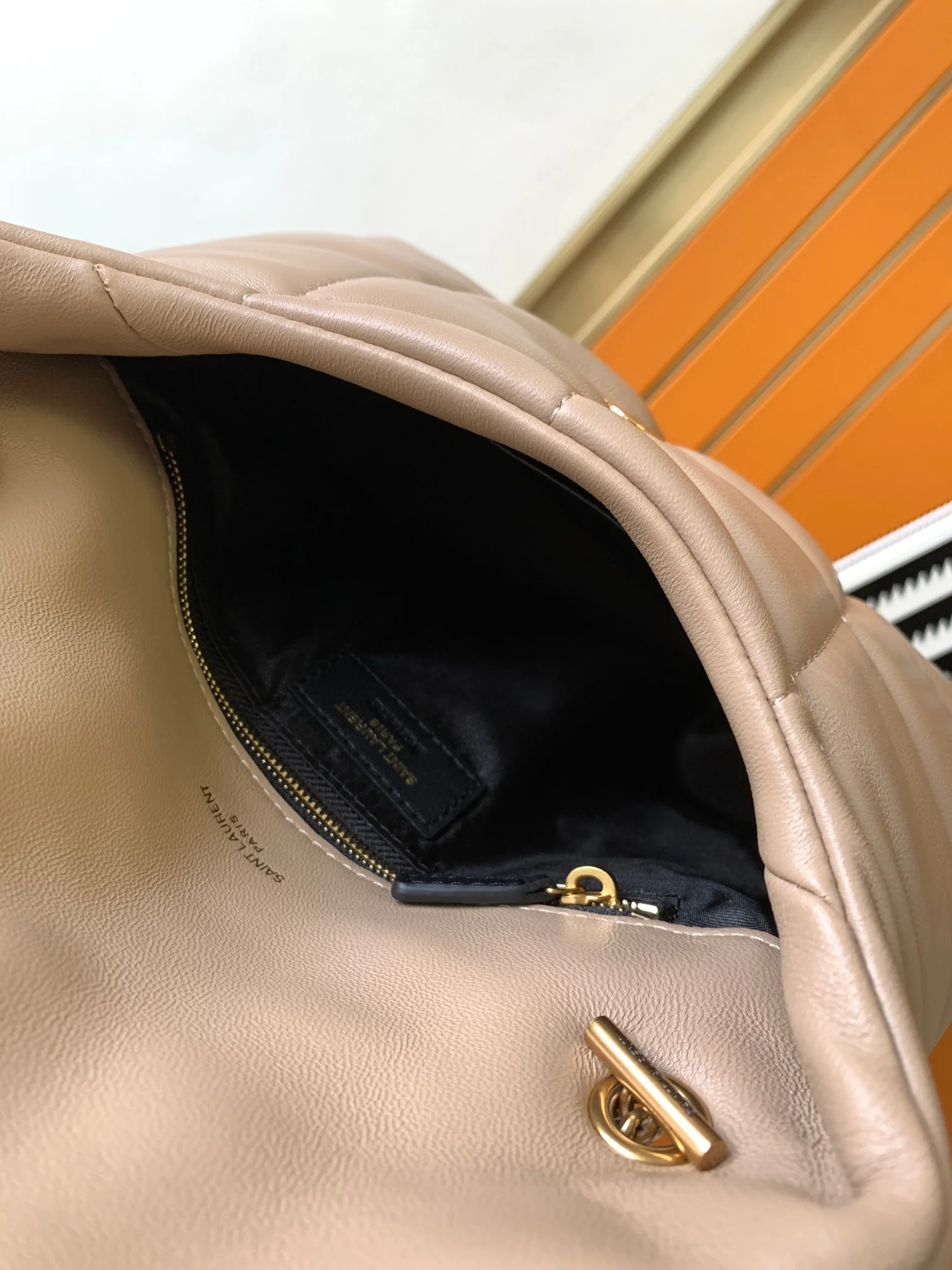 Saint Laurent Lou Quilted Lambskin Puffer Bag 23x15.5x5.8 cm - description_image6