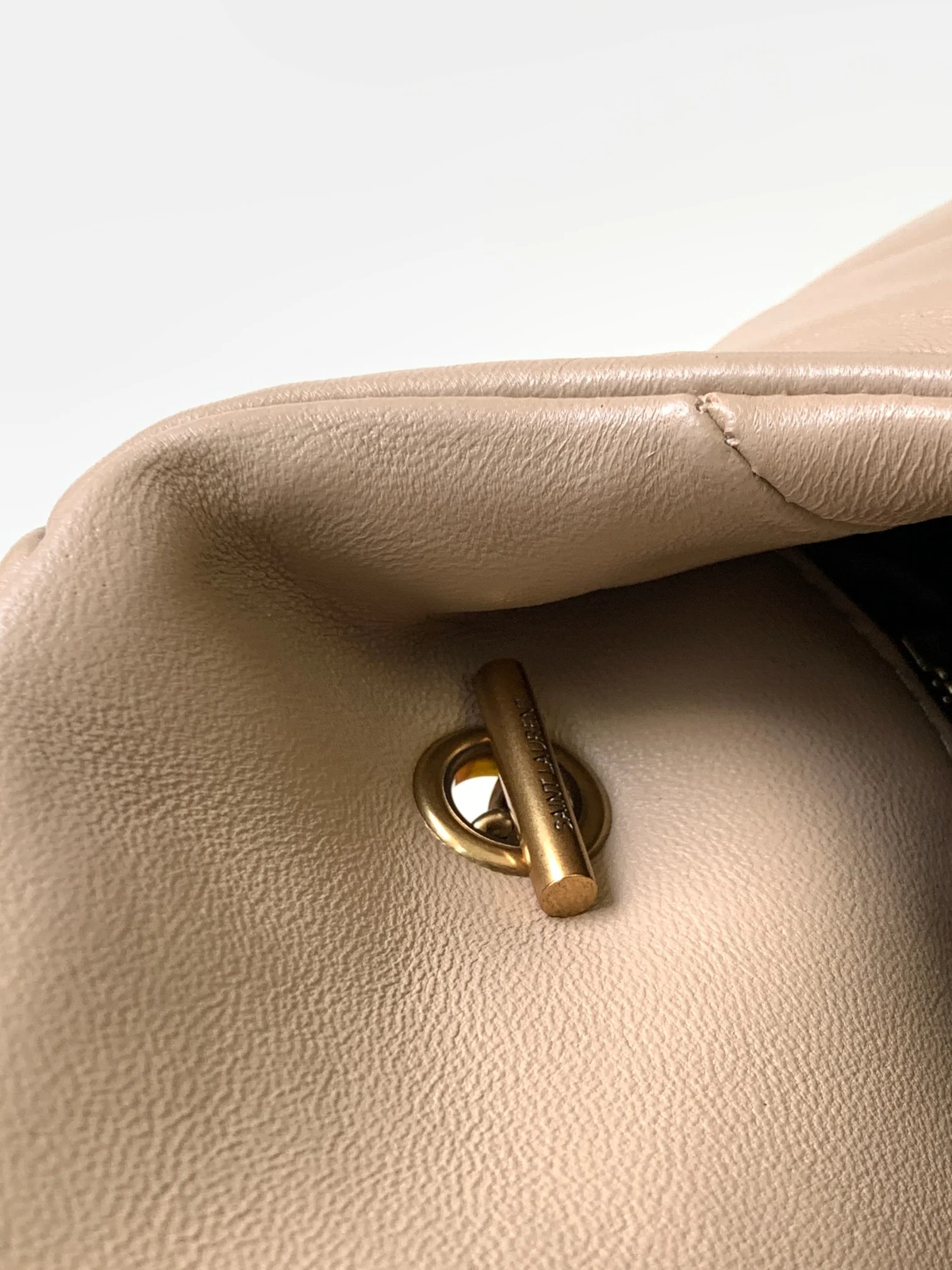 Saint Laurent Lou Quilted Lambskin Puffer Bag 23x15.5x5.8 cm - description_image7