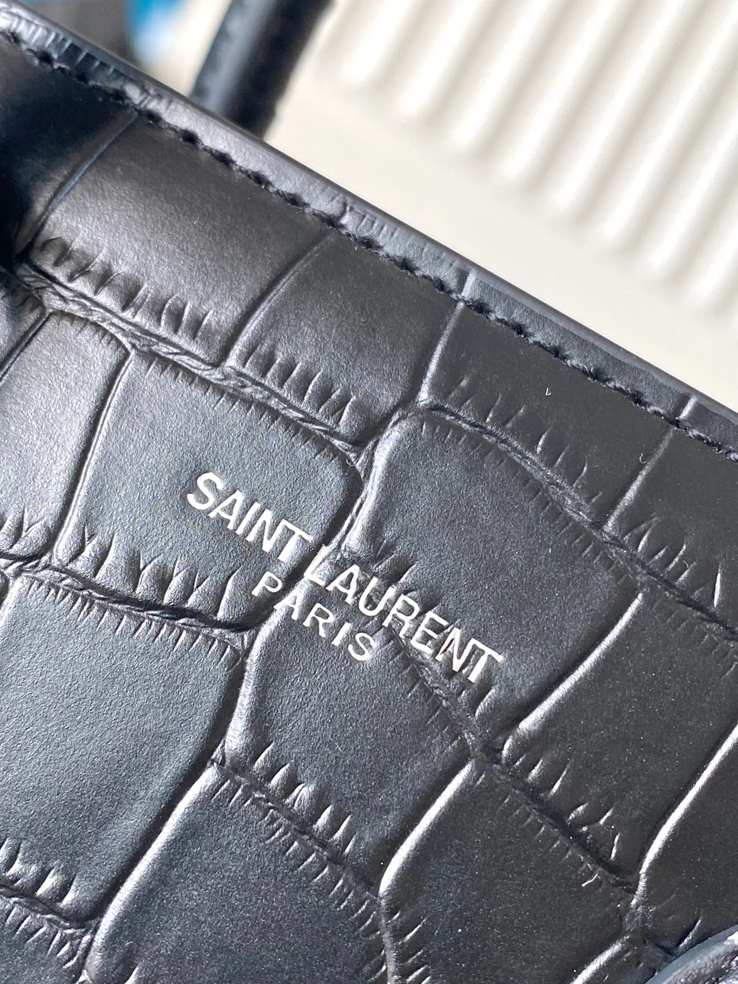 Saint Laurent Sac de Jour Baby 26x21x13 cm - description_image5