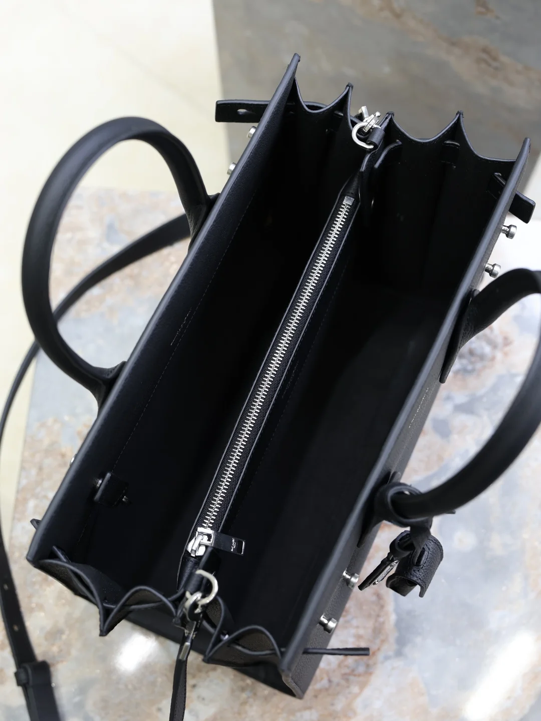 Saint Laurent Sac De Jour 378299 32x25.5x15.5 cm - description_image8