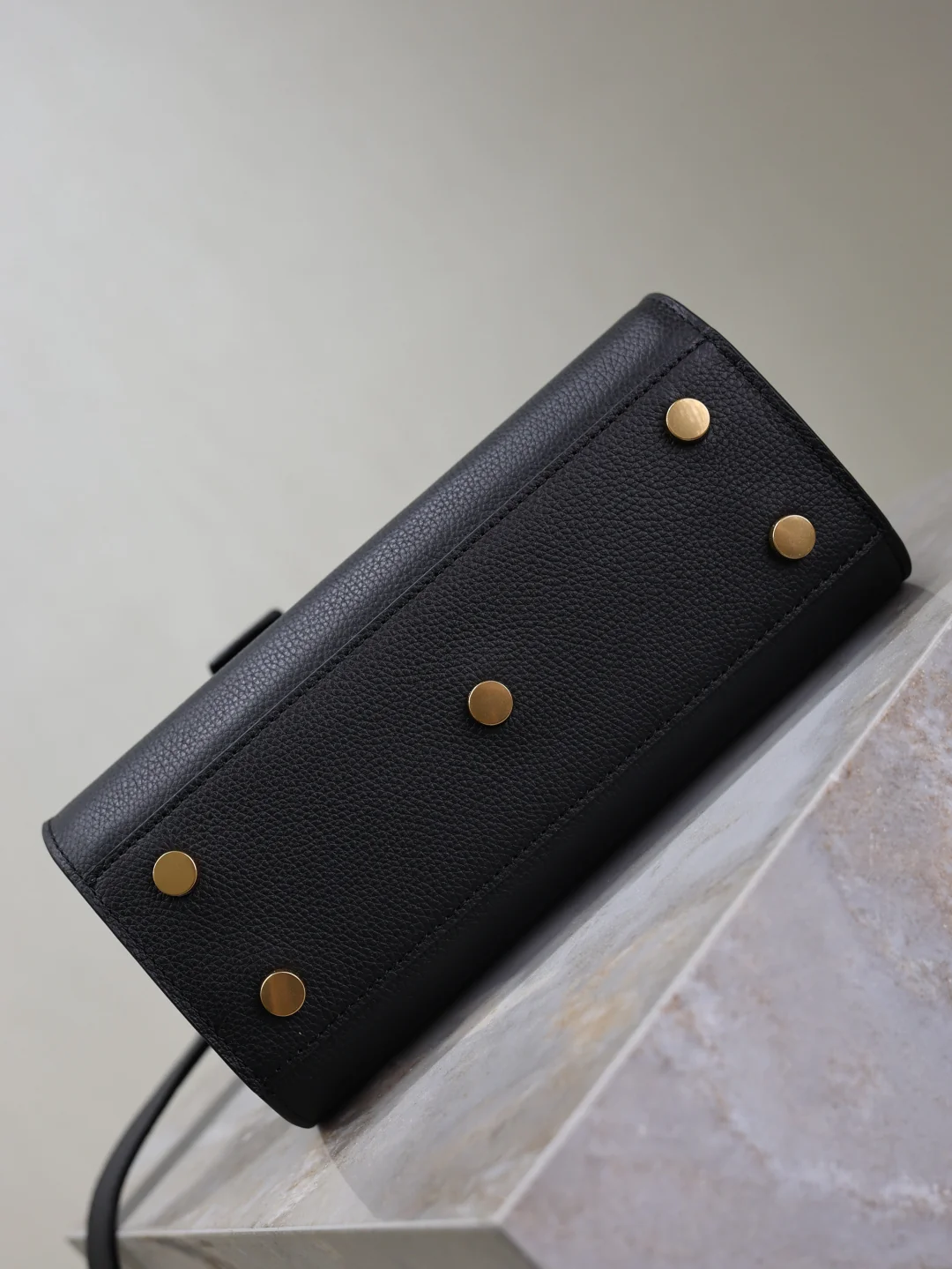 Saint Laurent Sac de Jour 392035 22x18x10.5 cm Saint Laurent Sac de Jour 392035 22x18x10.5 cm - description_image9