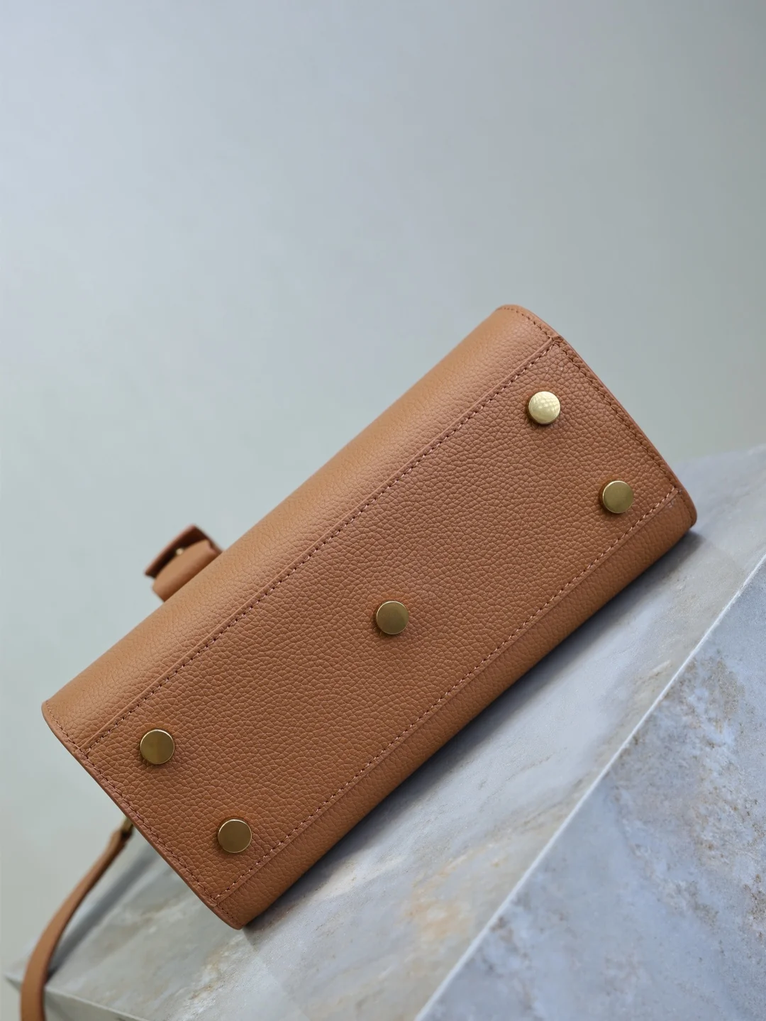 Saint Laurent Sac De Jour 22cm - description_image9