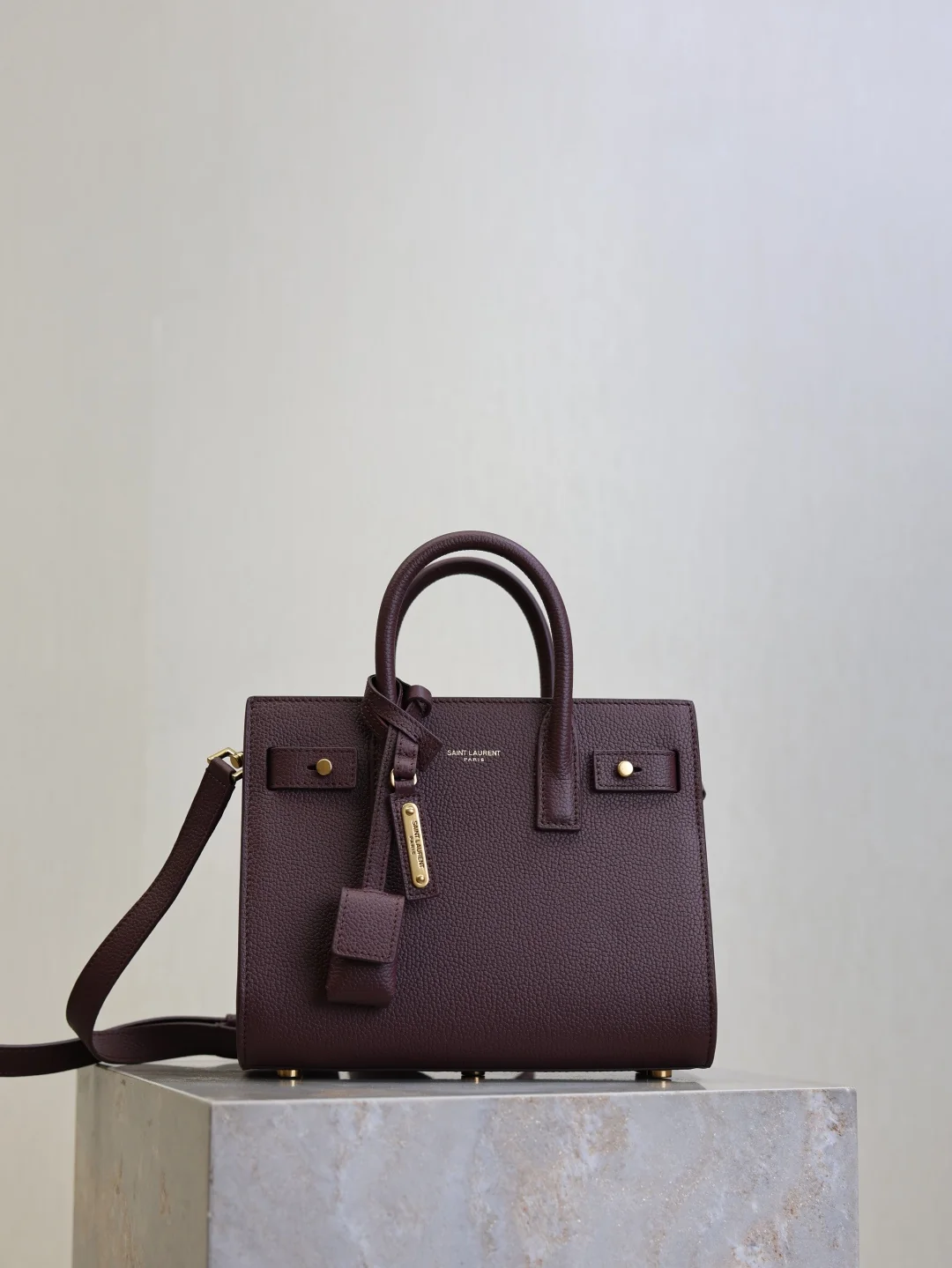 Saint Laurent Sac De Jour 22x18x10.5 cm Saint Laurent Sac De Jour 22x18x10.5 cm - description_image1