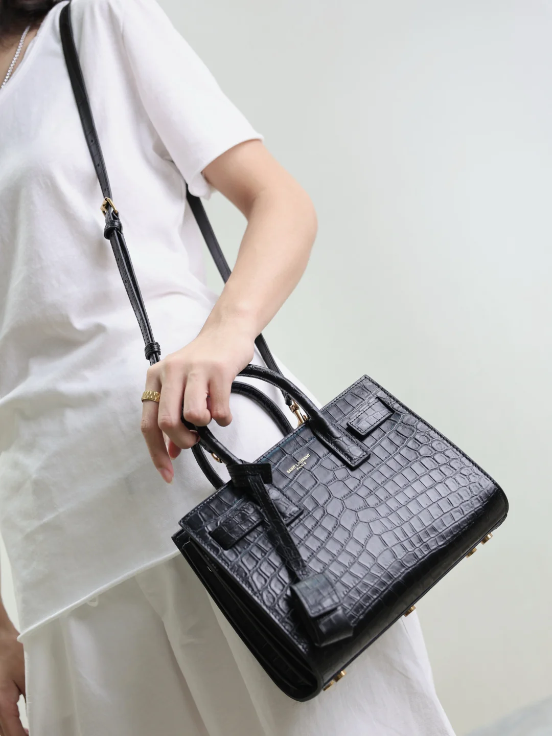 Saint Laurent Sac De Jour - description_image1