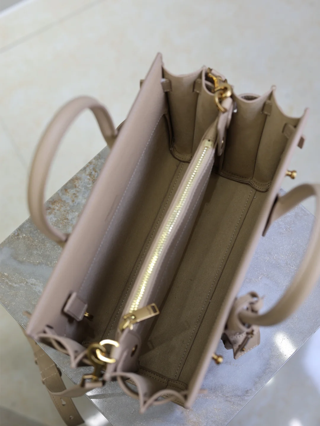 Saint Laurent Sac de Jour 421863 26x20.5x12.5 cm - description_image6