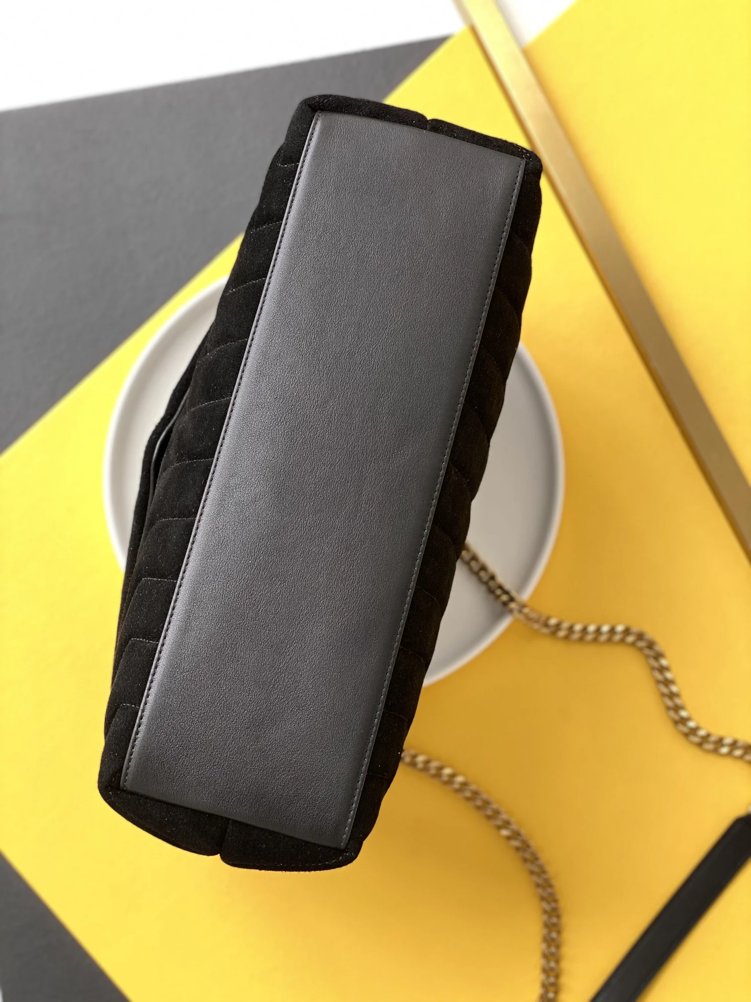 Saint Laurent Lou Shoulder Bag 31x22x10 cm Saint Laurent Lou Shoulder Bag 31x22x10 cm - description_image4