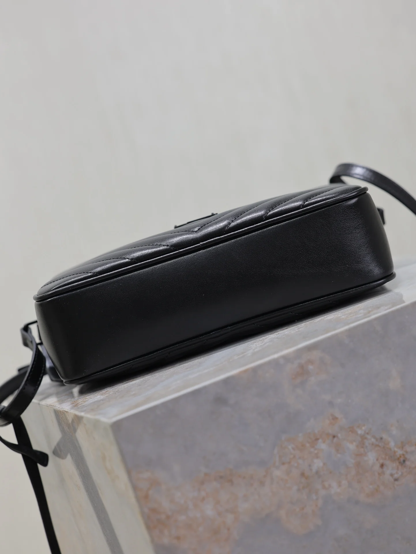 Saint Laurent Lou Camera Bag 23x16x6 cm - description_image9