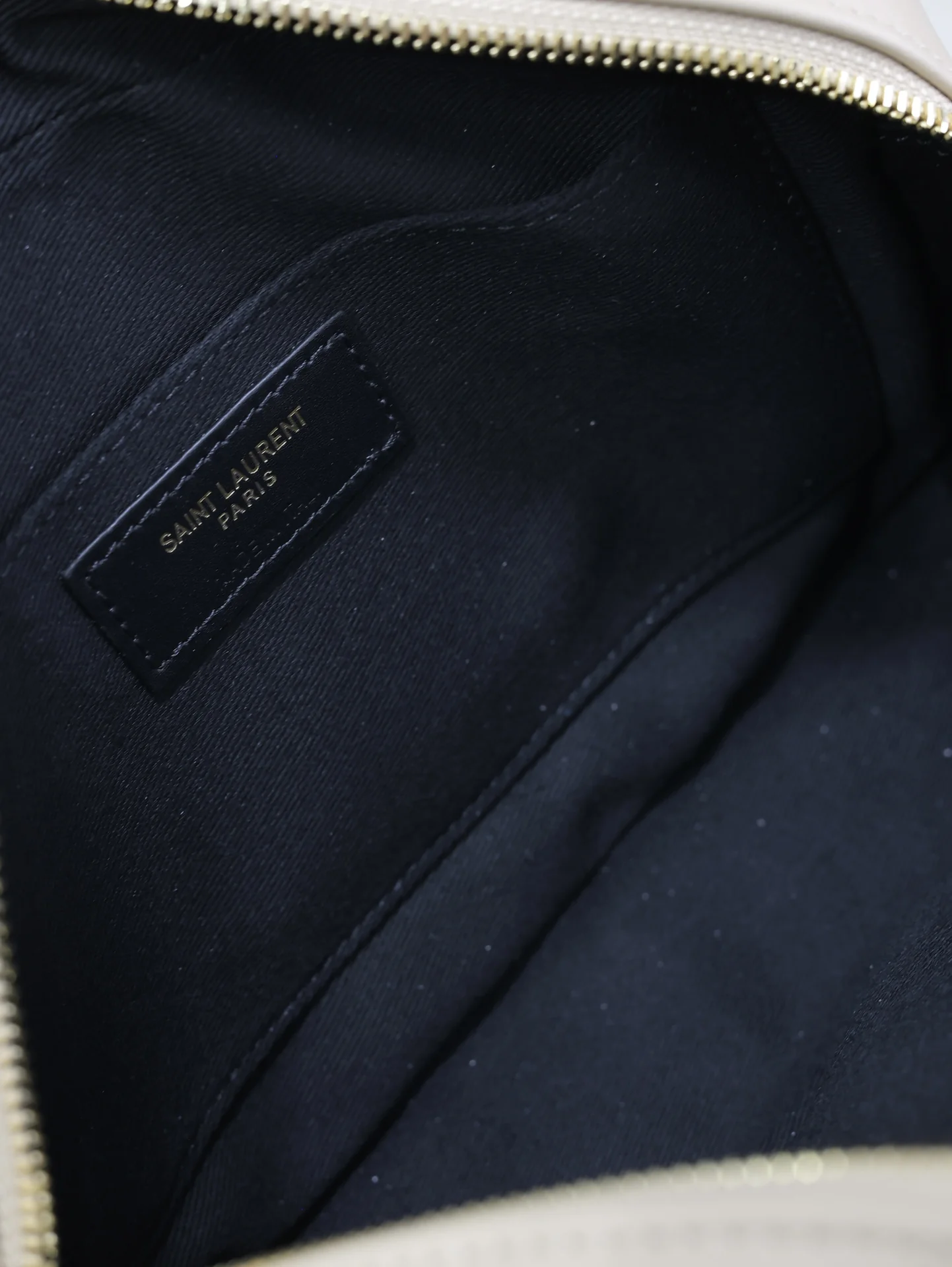 Saint Laurent Lou Camera Bag 23x16x6 cm - description_image7