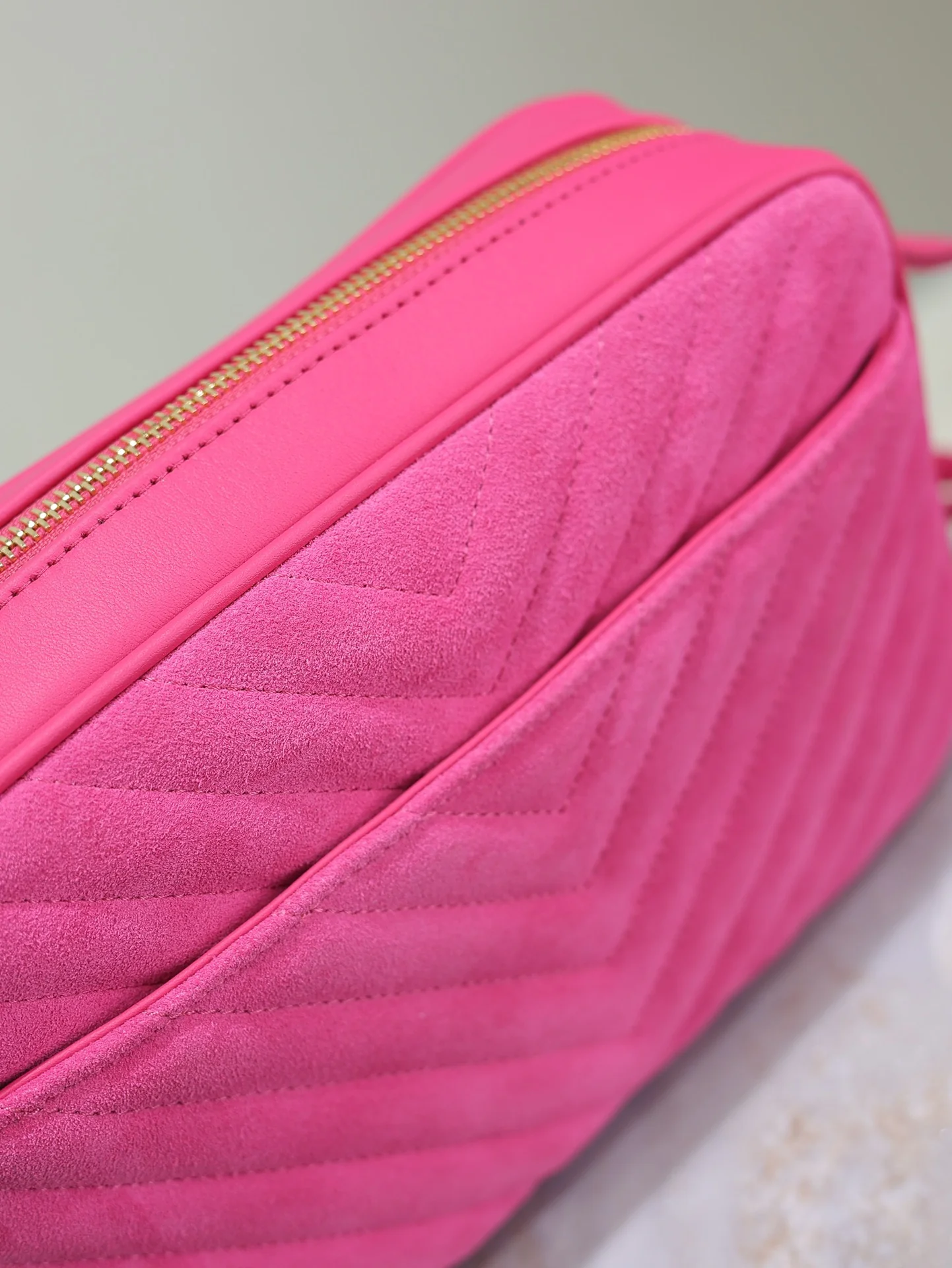 Saint Laurent Lou Camera Bag 23x16x6 cm - description_image8