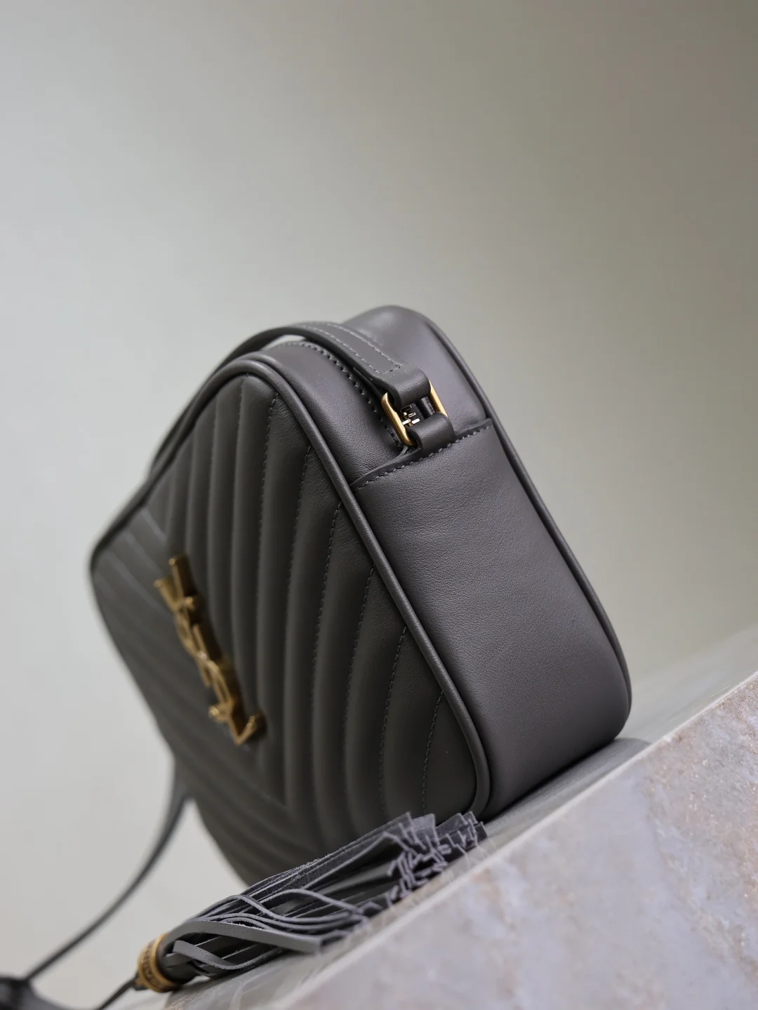 Saint Laurent Lou Camera Bag 520534-1 23x16x6 cm - description_image5