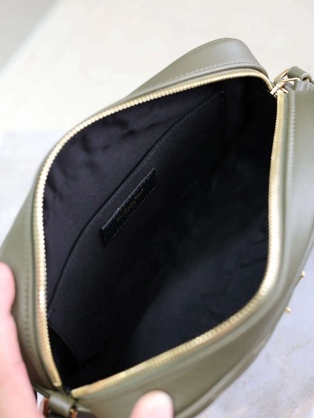 Saint Laurent Lou Camera Bag 520534-1 23x16x6 cm - description_image7