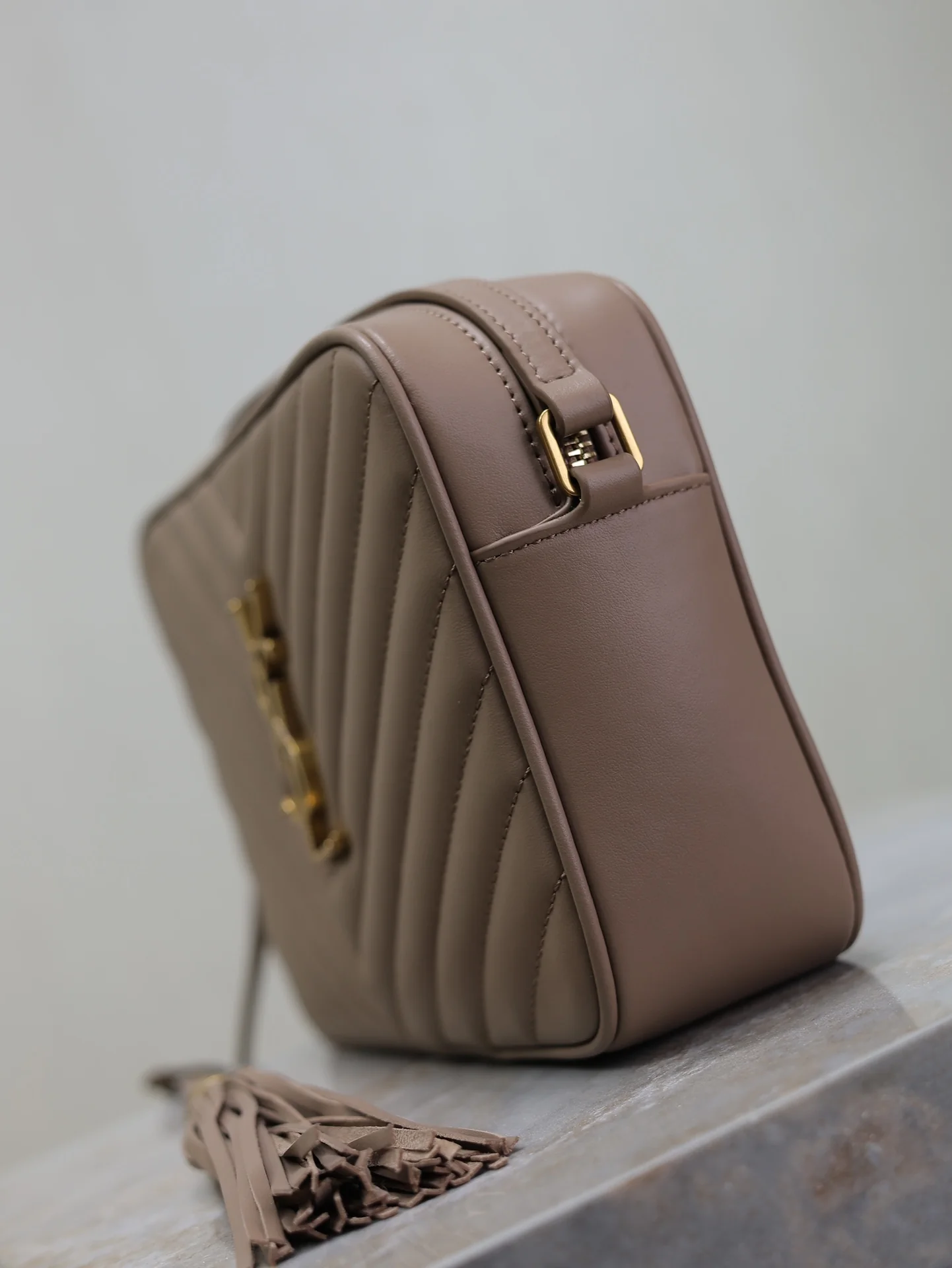 Saint Laurent Lou Camera Bag 520534-1 23x16x6 cm - description_image5