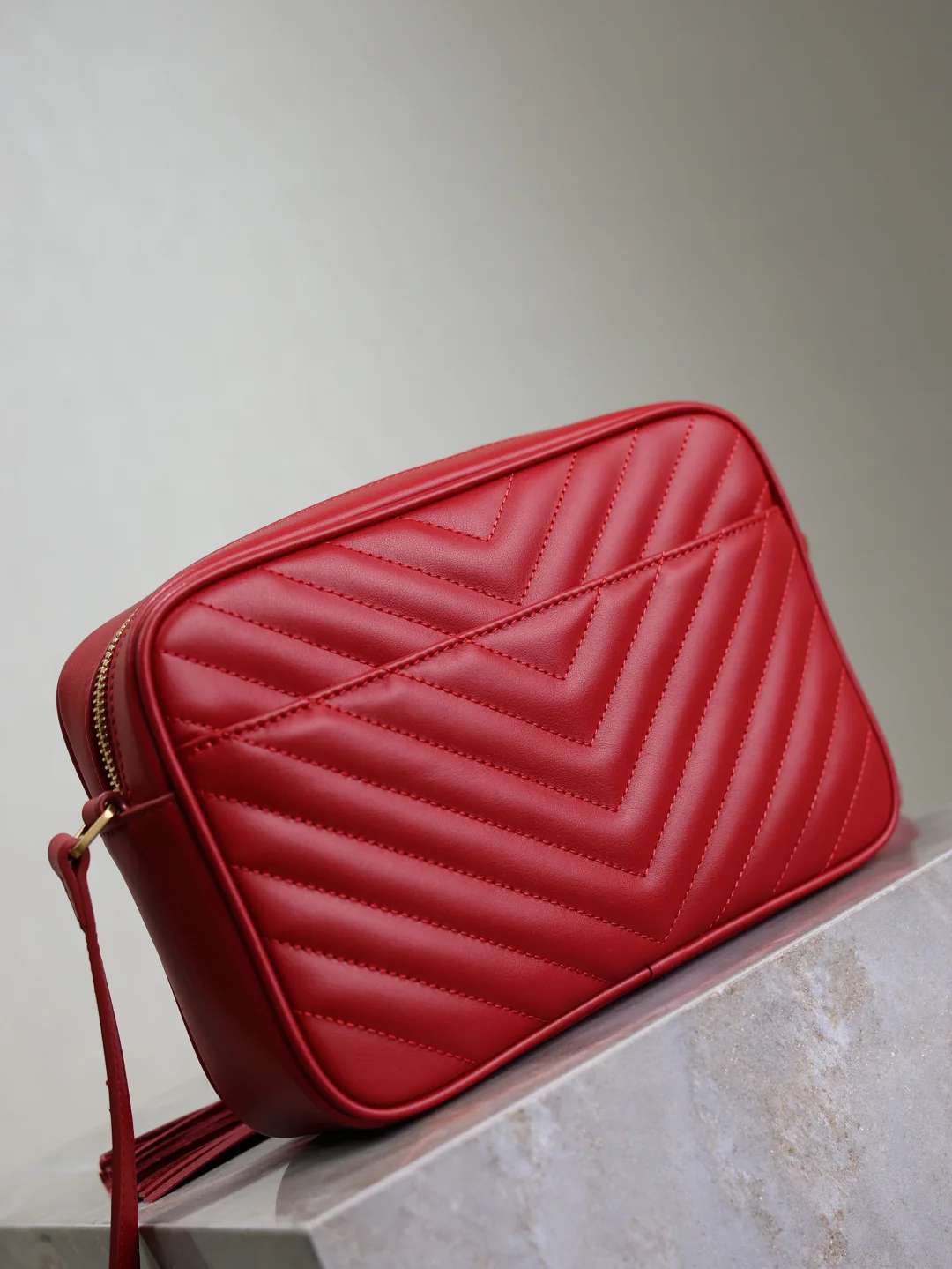 Saint Laurent Lou Camera Bag 520534-1 23x16x6 cm - description_image6