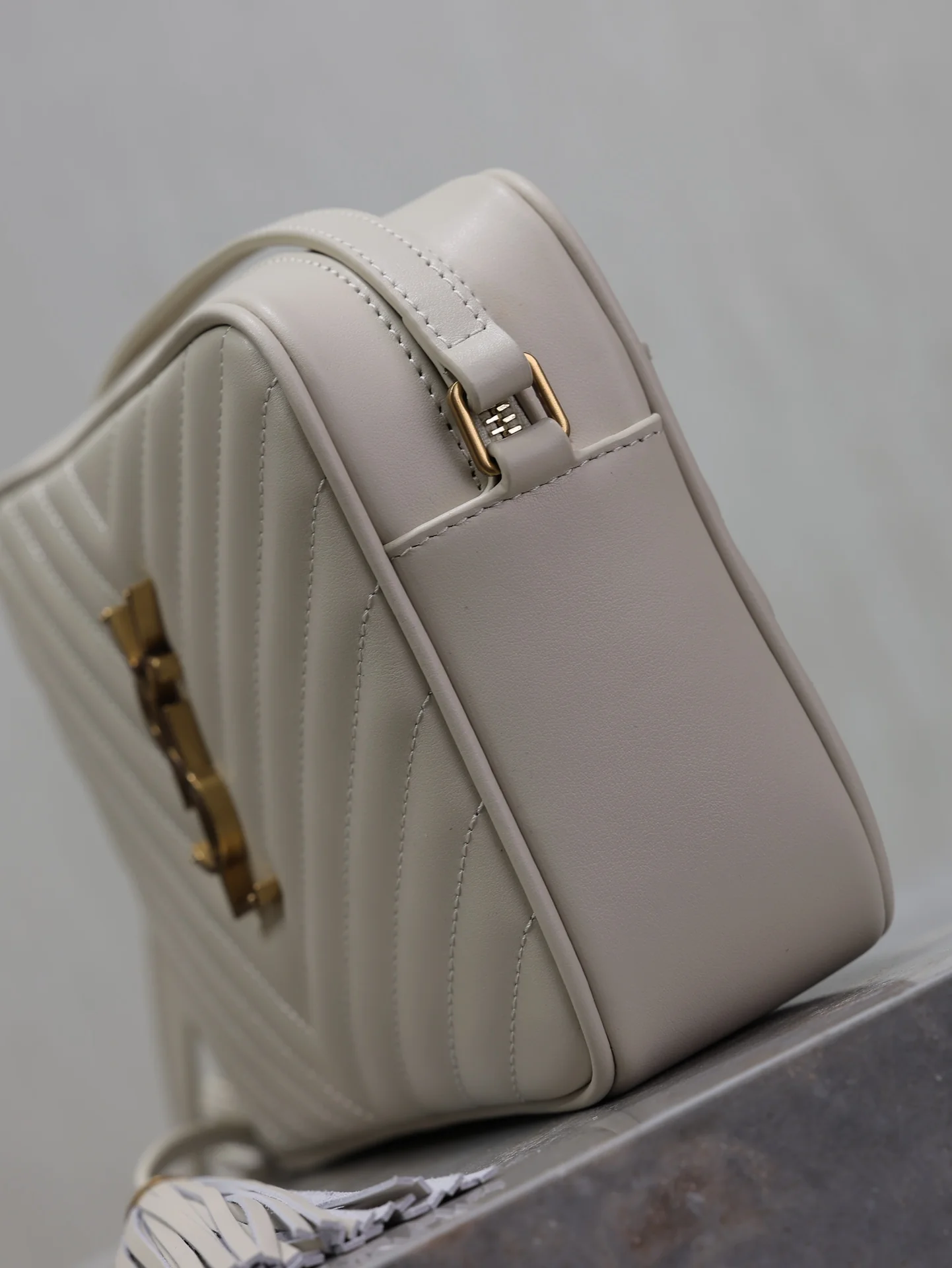 Saint Laurent Lou 520534-1 23x16x6 cm - description_image5