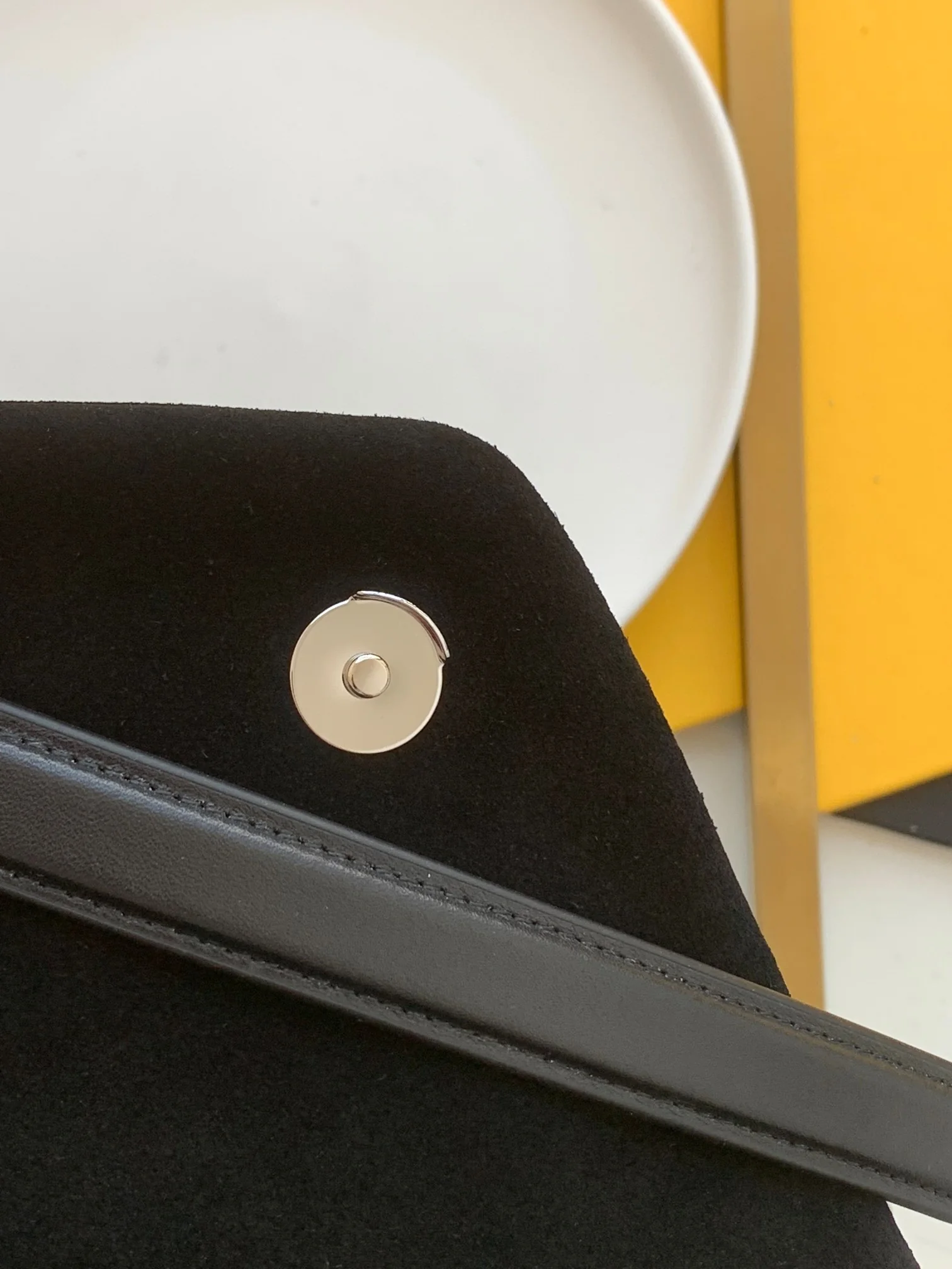 Saint Laurent Lou 577475 35x23x13.5 cm - description_image7