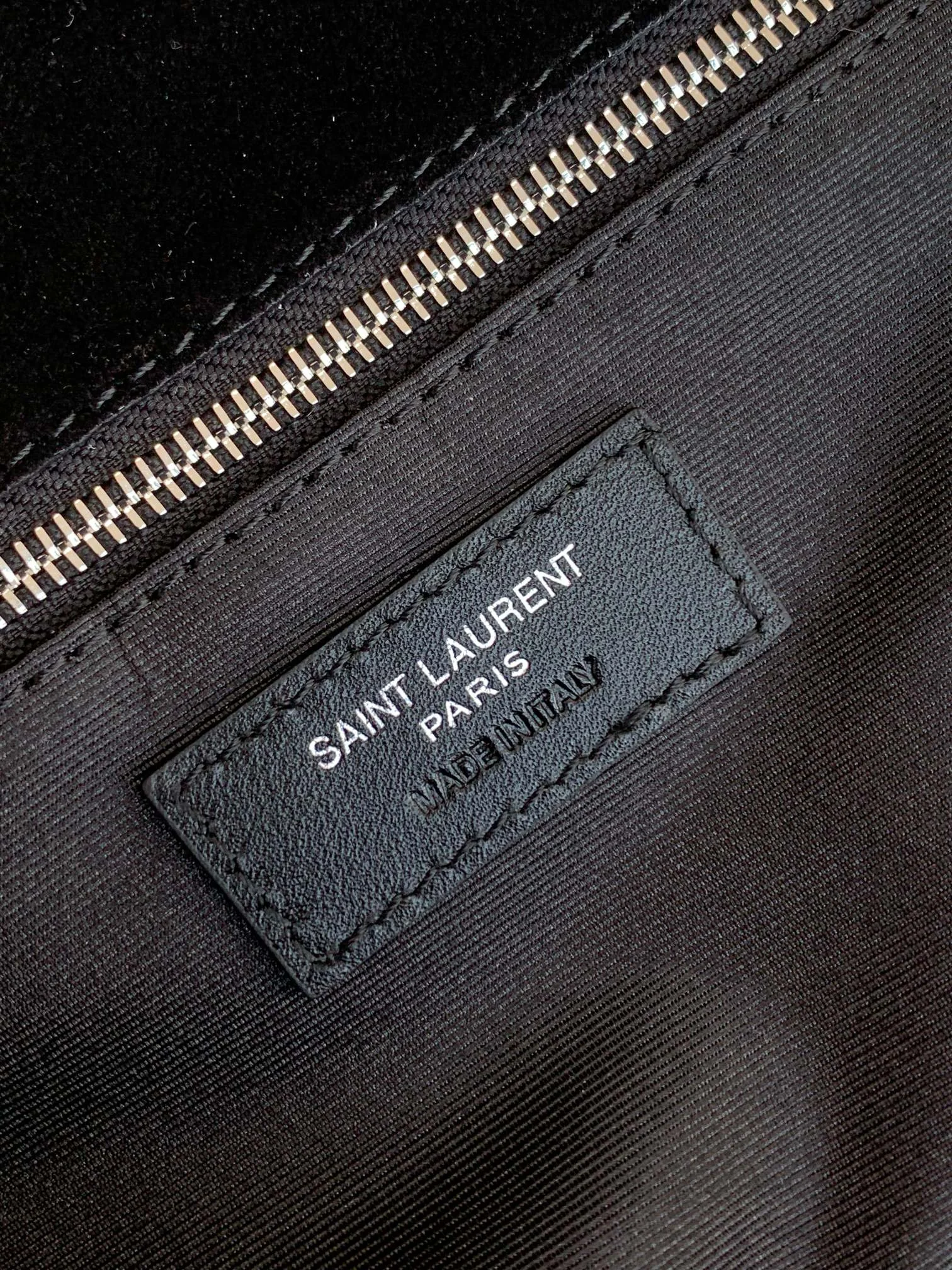 Saint Laurent Lou Quilted Puffer Bag 29x17x11 cm - description_image9