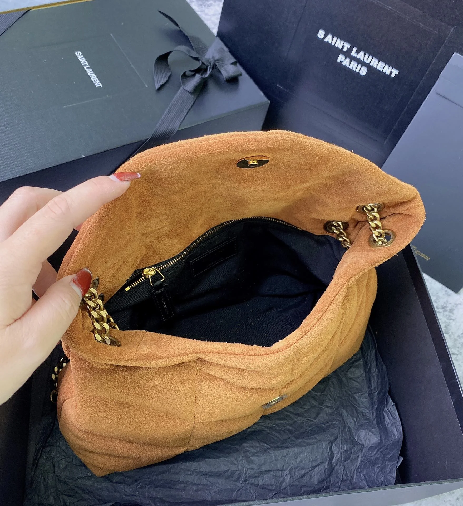 Saint Laurent Loulou Quilted Puffer Bag 29x17x11 cm - description_image9