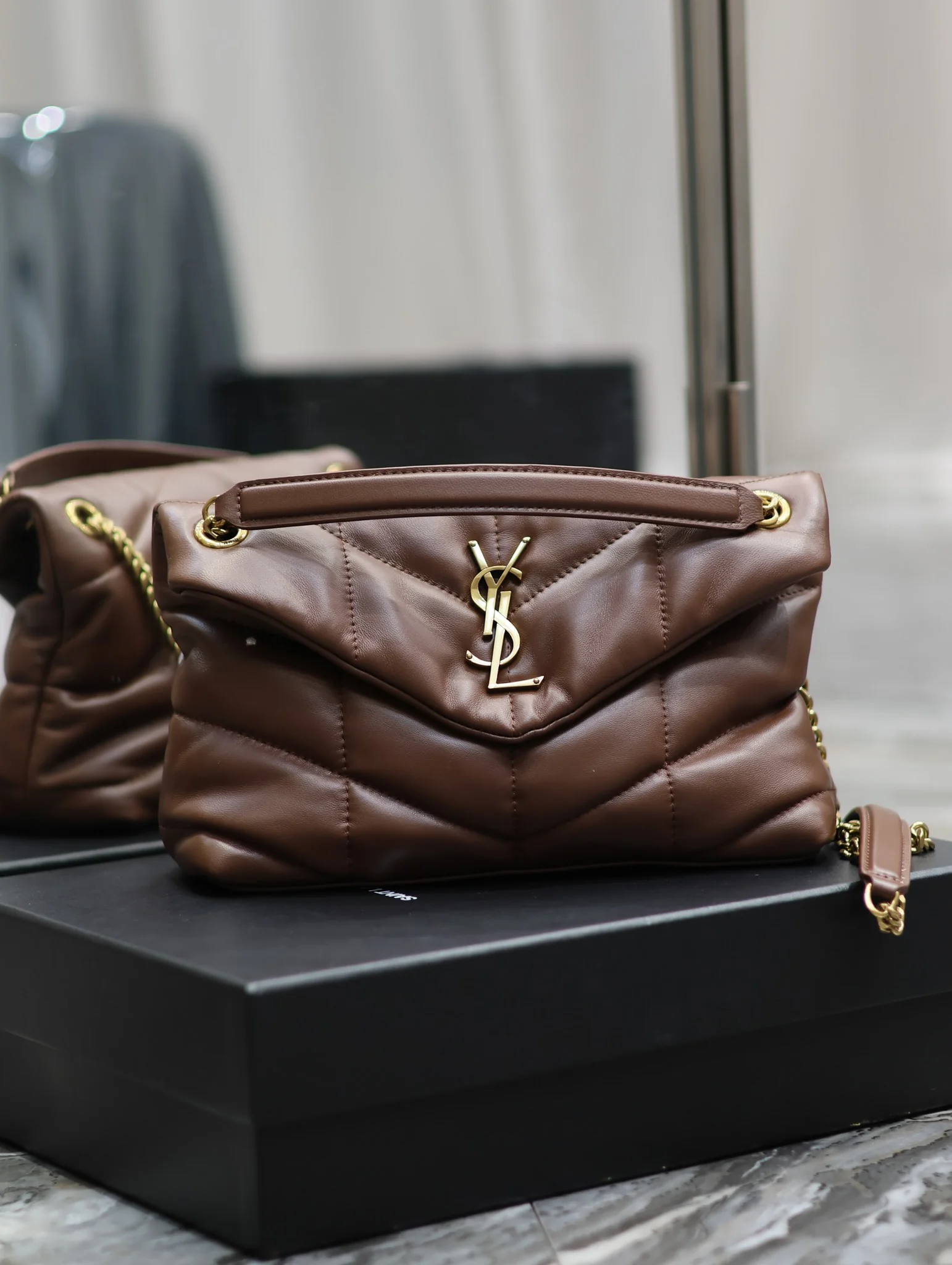 Saint Laurent Loulou Quilted Lambskin Small Bag 577476 29x17x11 cm Saint Laurent Loulou Quilted Lambskin Small Bag 577476 29x17x11 cm - description_image1