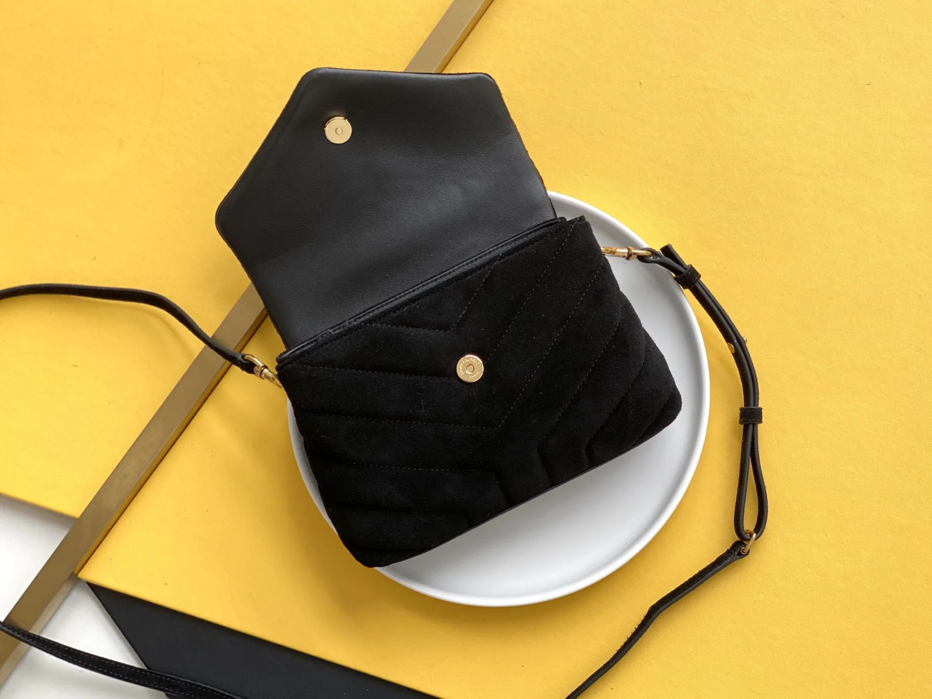 Saint Laurent Lou 630951 20x14x7 cm - description_image7