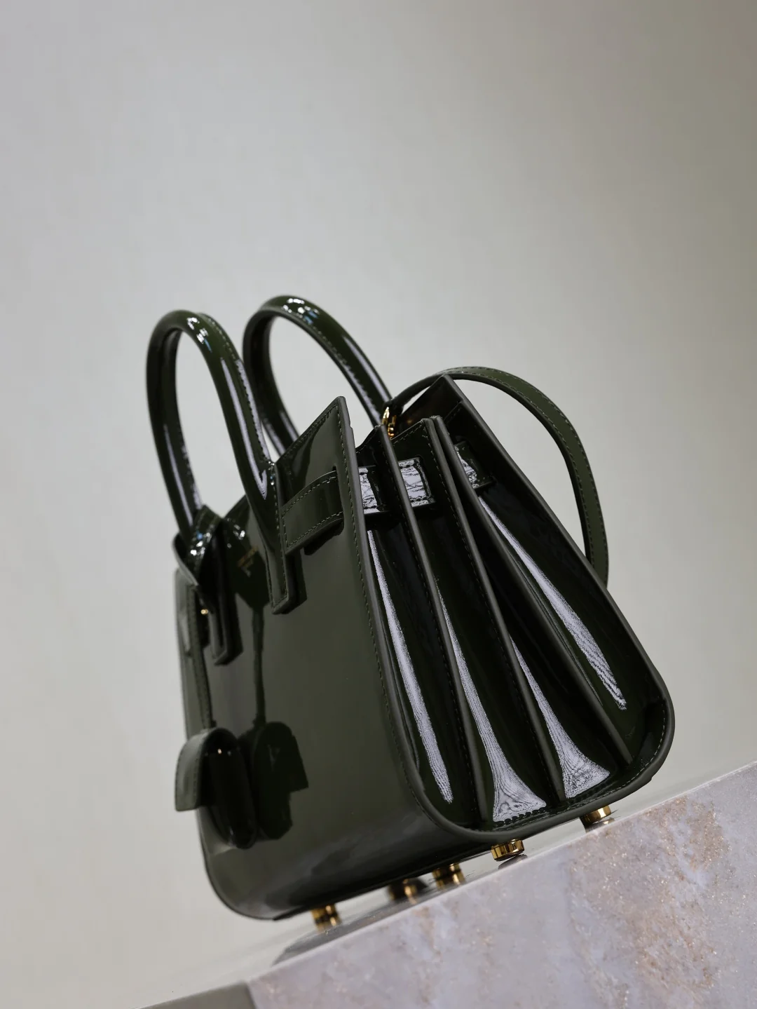 Saint Laurent Sac De Jour 22x18x10.5 cm - description_image4