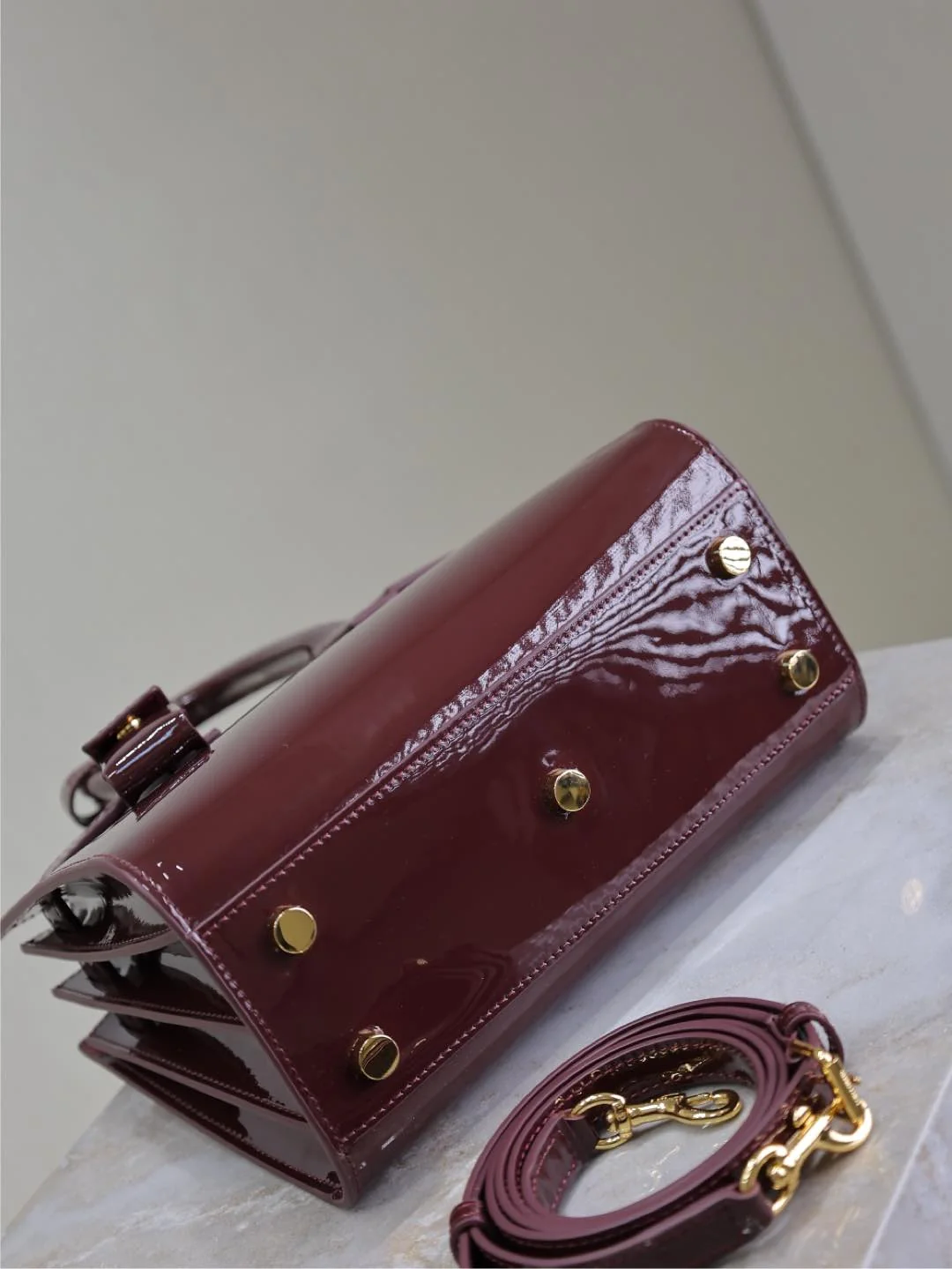 Saint Laurent Sac de Jour Accordion Bag Model 717440 22x18x10.5 cm - description_image9