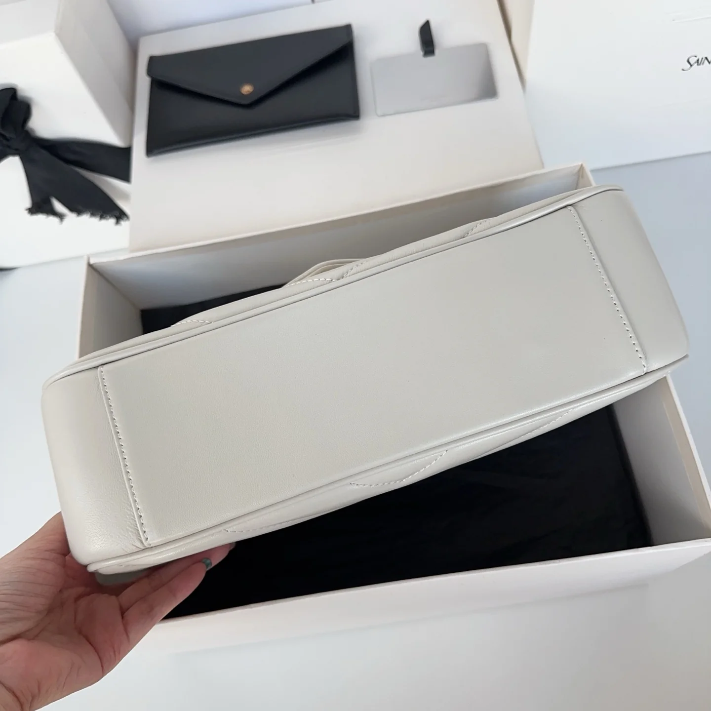 Saint Laurent LouLou Medium Coated Lambskin Shoulder Bag 29x17x8 cm - description_image5