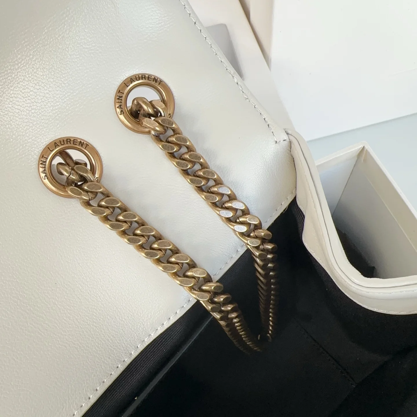 Saint Laurent LouLou Medium Coated Lambskin Shoulder Bag 29x17x8 cm - description_image8