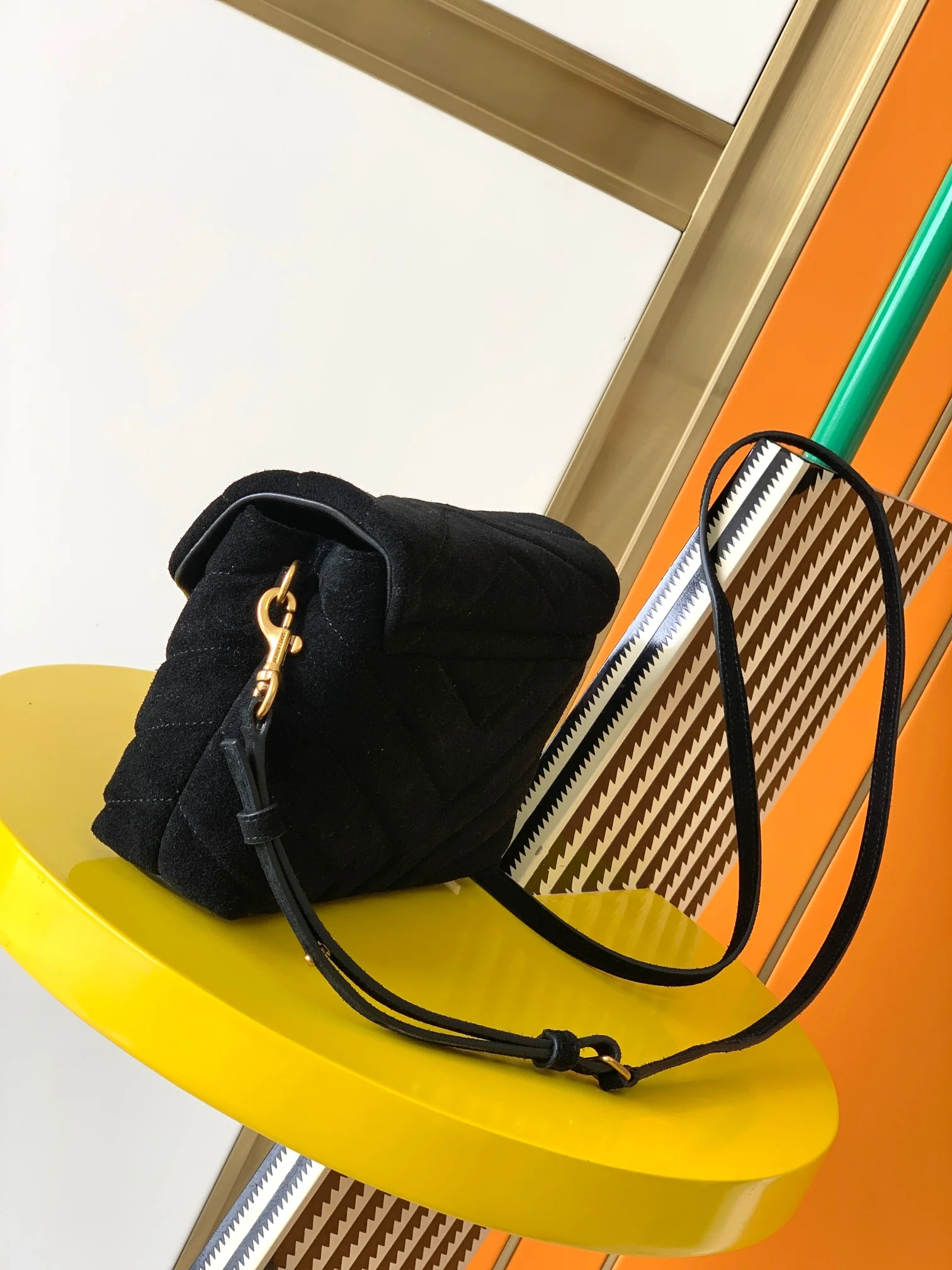 Saint Laurent Lou 951 20x14x7 cm - description_image2